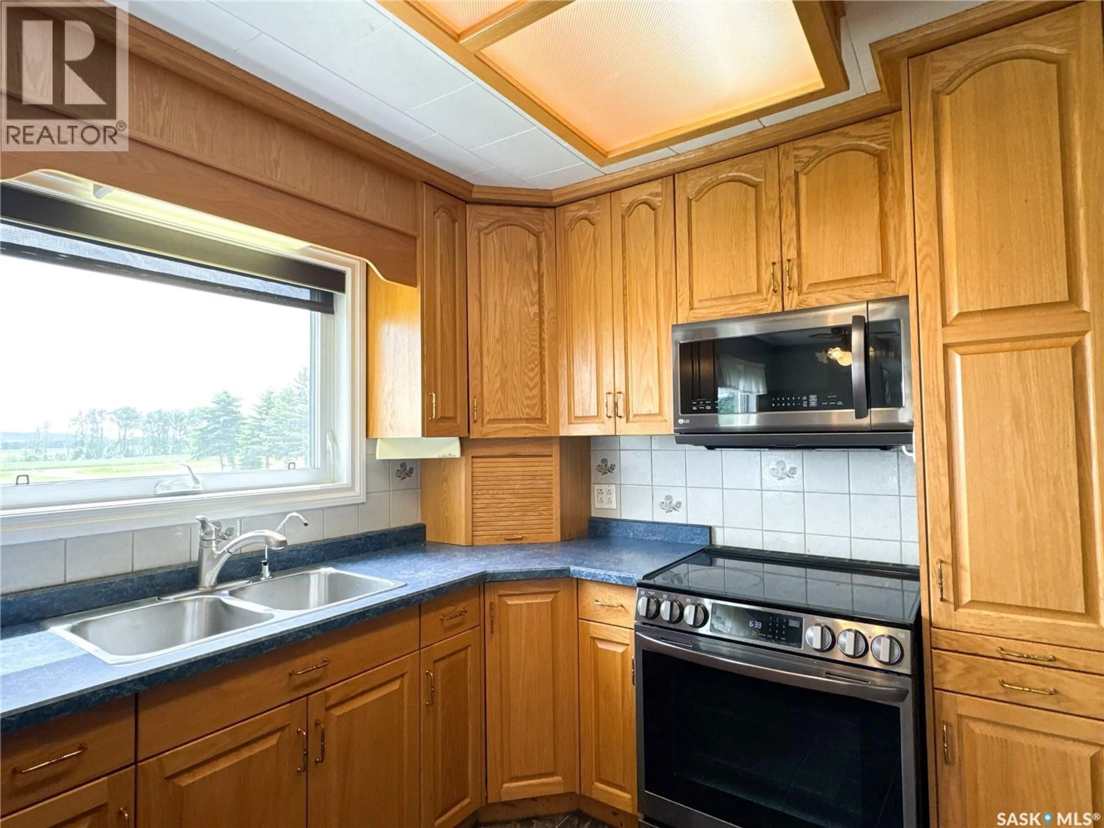 Standard kitchen, unknown for 123288824 PARCEL A SE 14-36-30-1, Livingston Rm No. 331 Saskatchewan S0A0B0