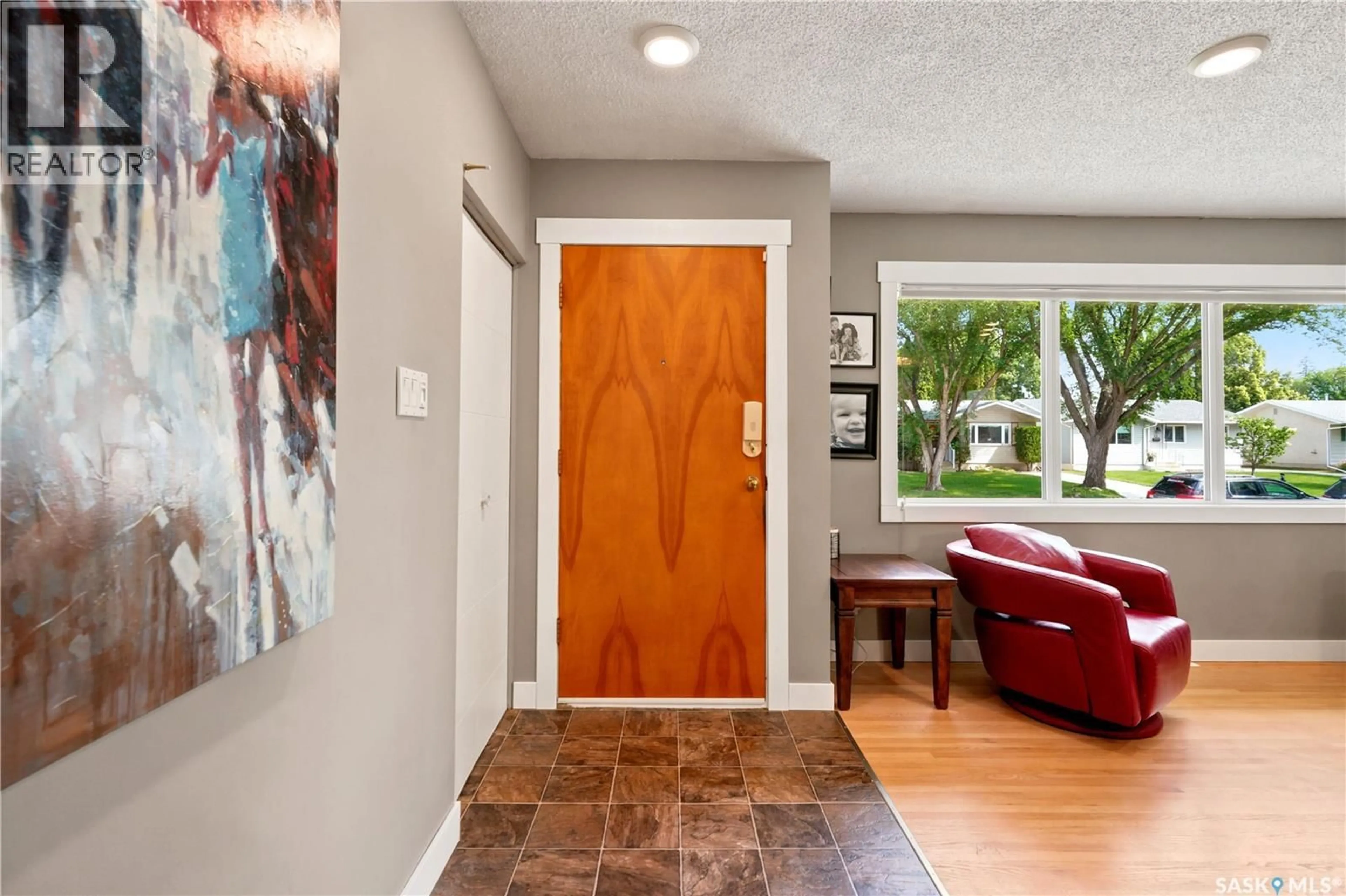 Indoor entryway for 52 TUCKER CRESCENT, Saskatoon Saskatchewan S7H3H5