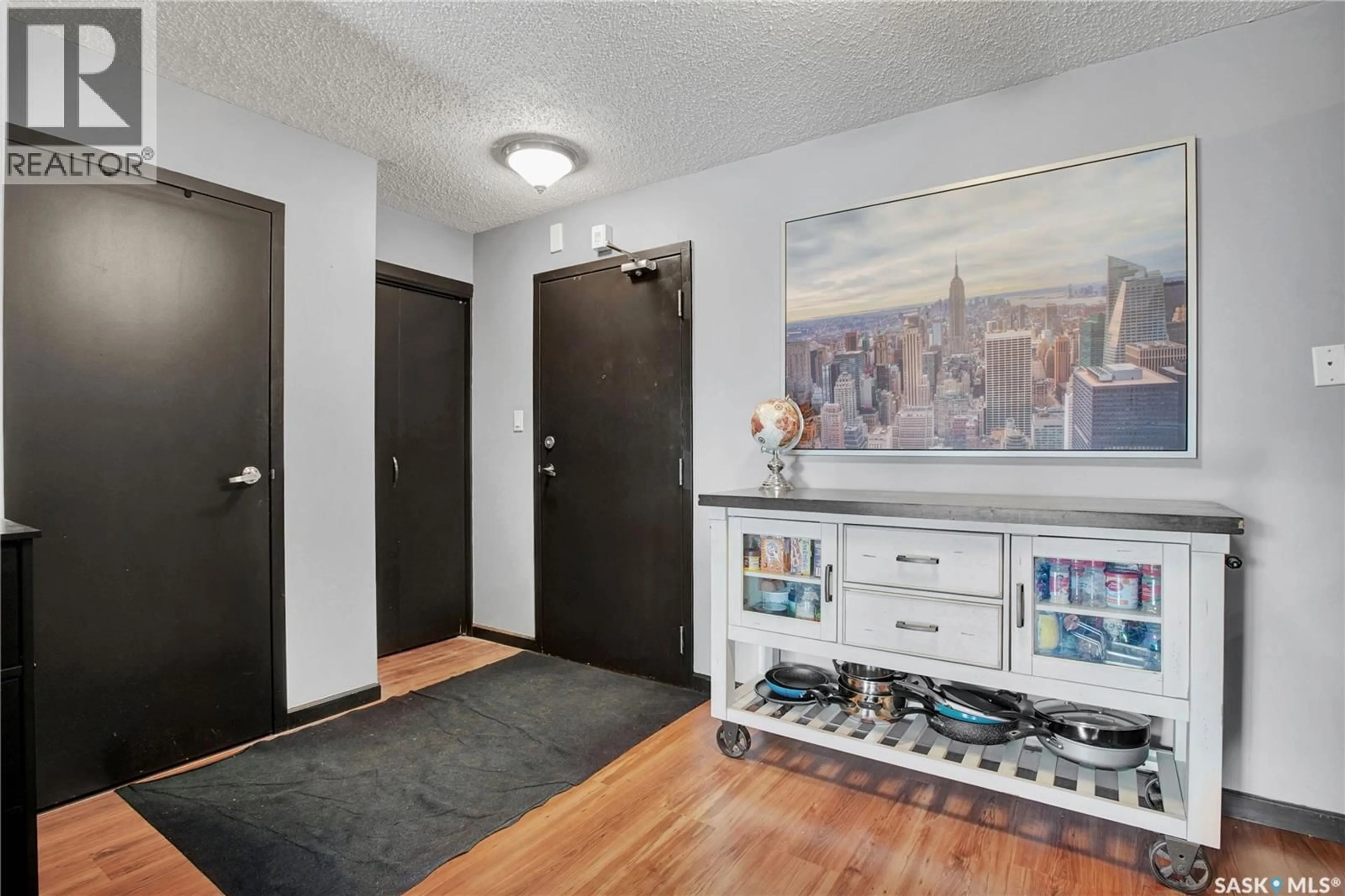 Indoor entryway for 204 333 SILVERWOOD ROAD, Saskatoon Saskatchewan S7K6G1