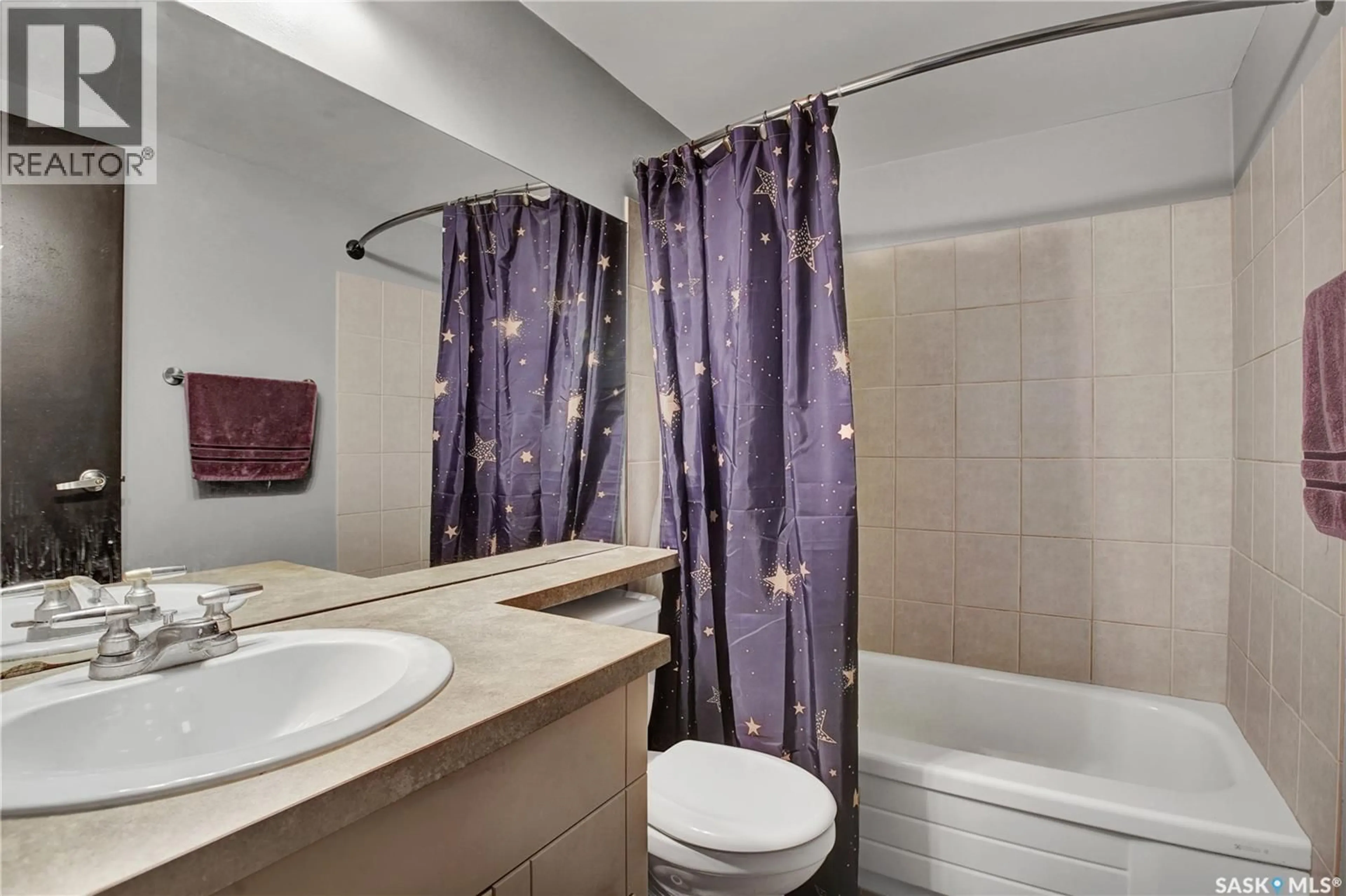 Standard bathroom, ceramic/tile floor for 204 333 SILVERWOOD ROAD, Saskatoon Saskatchewan S7K6G1