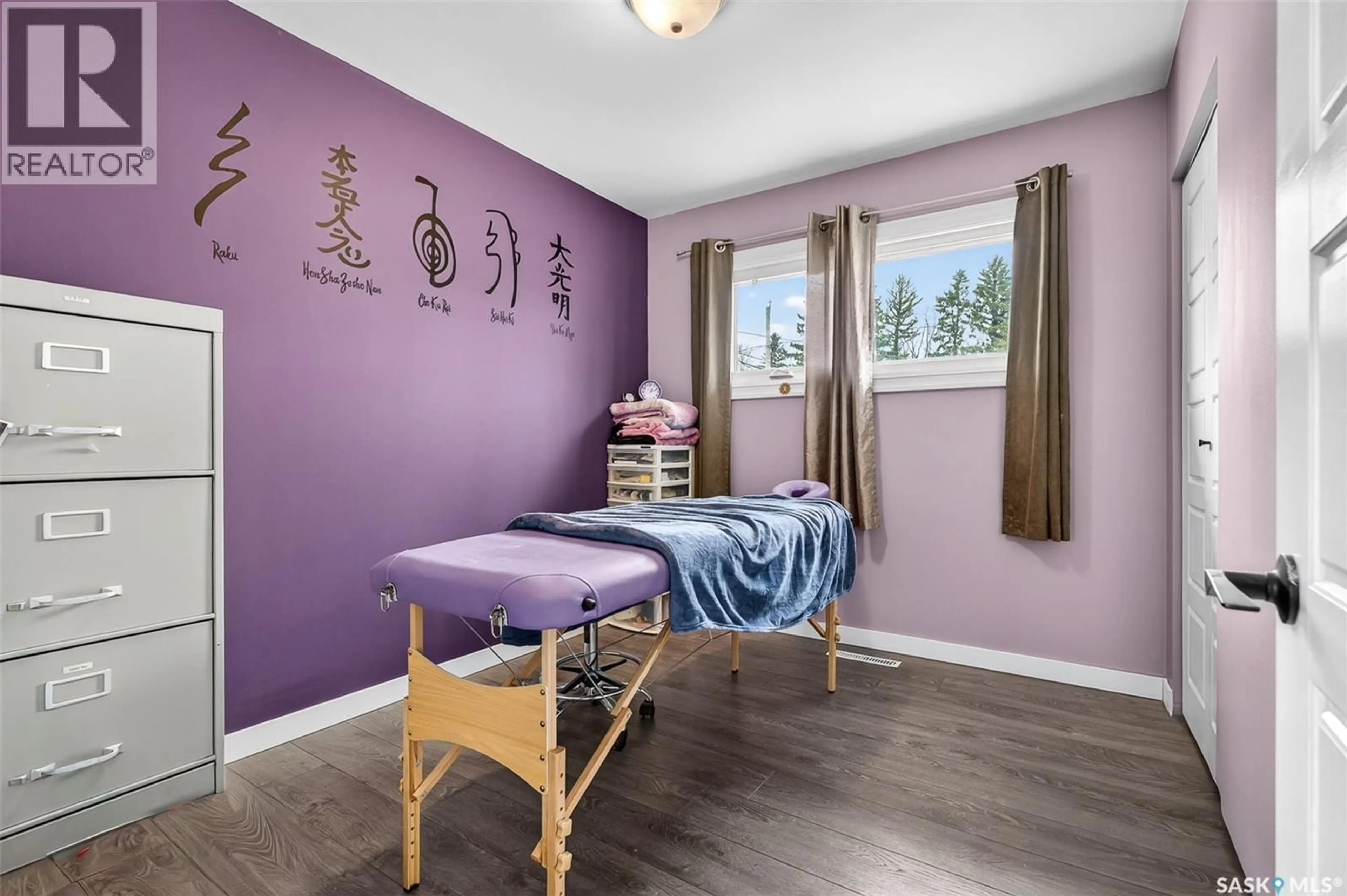 A pic of a room for 1154 CARIBOU STREET, Moose Jaw Saskatchewan S6H2B5