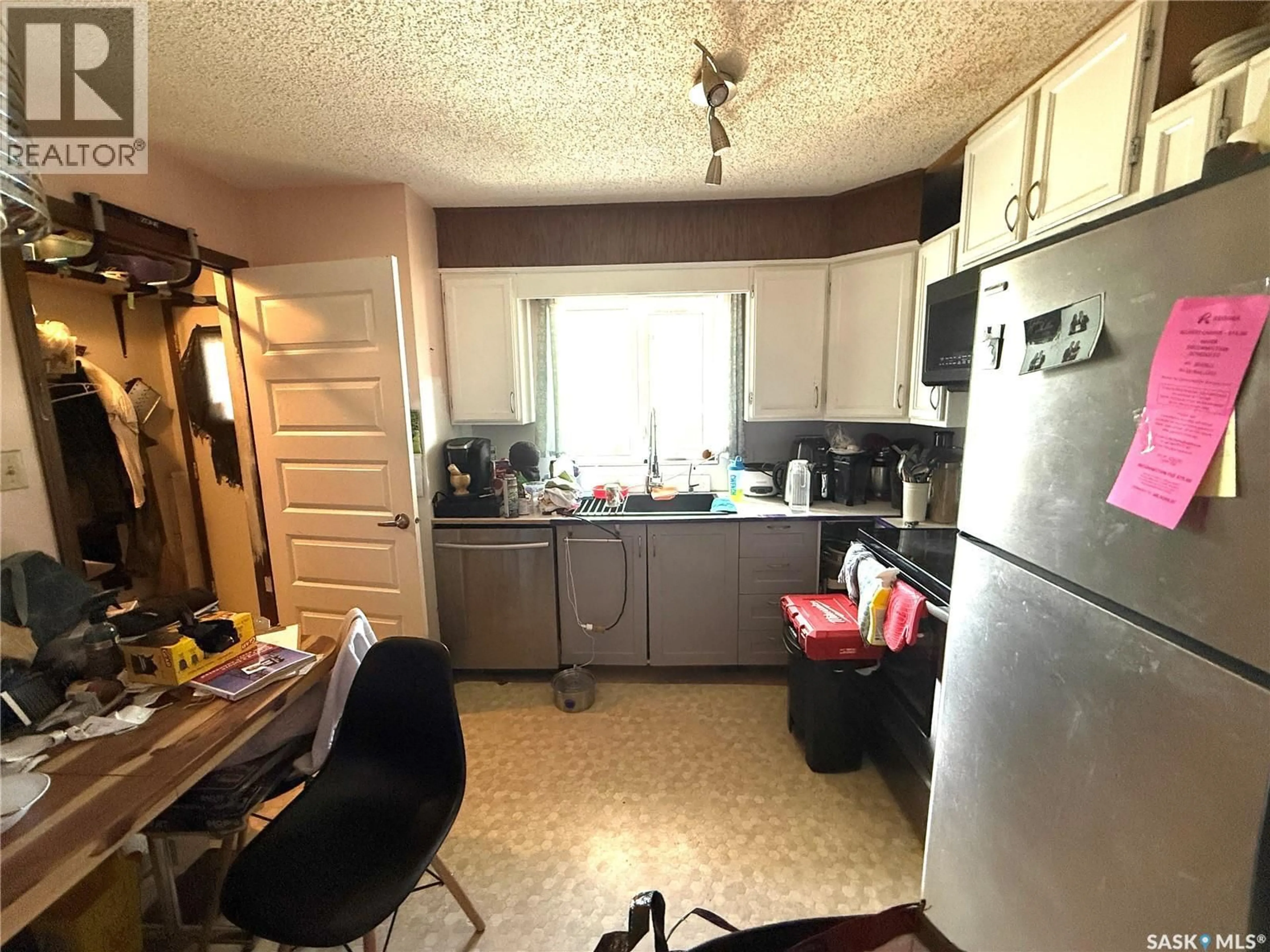 Standard kitchen, unknown for 350 ROSE STREET, Regina Saskatchewan S4R1Z1