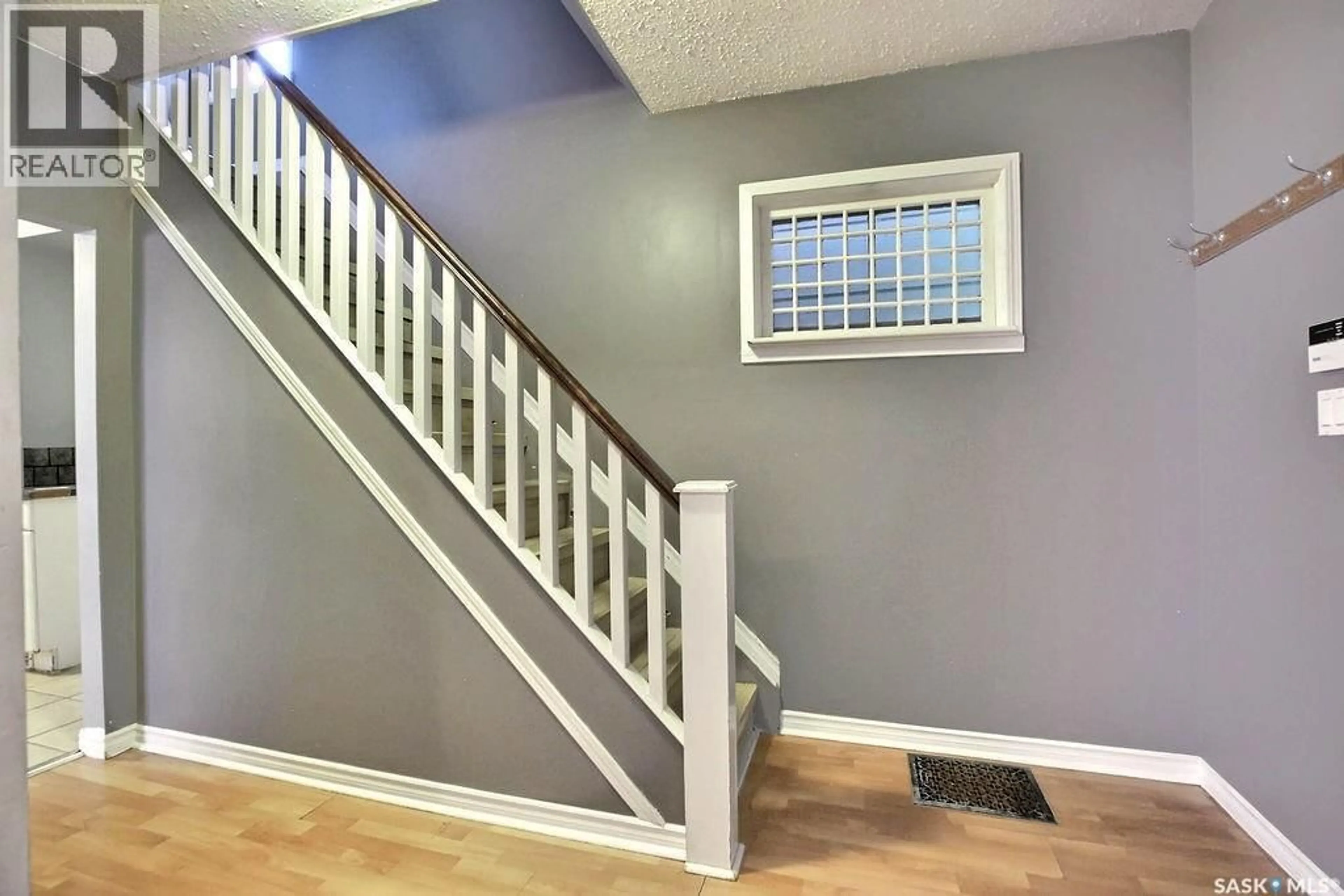 Stairs for 2066 WALLACE STREET, Regina Saskatchewan S4N4A4