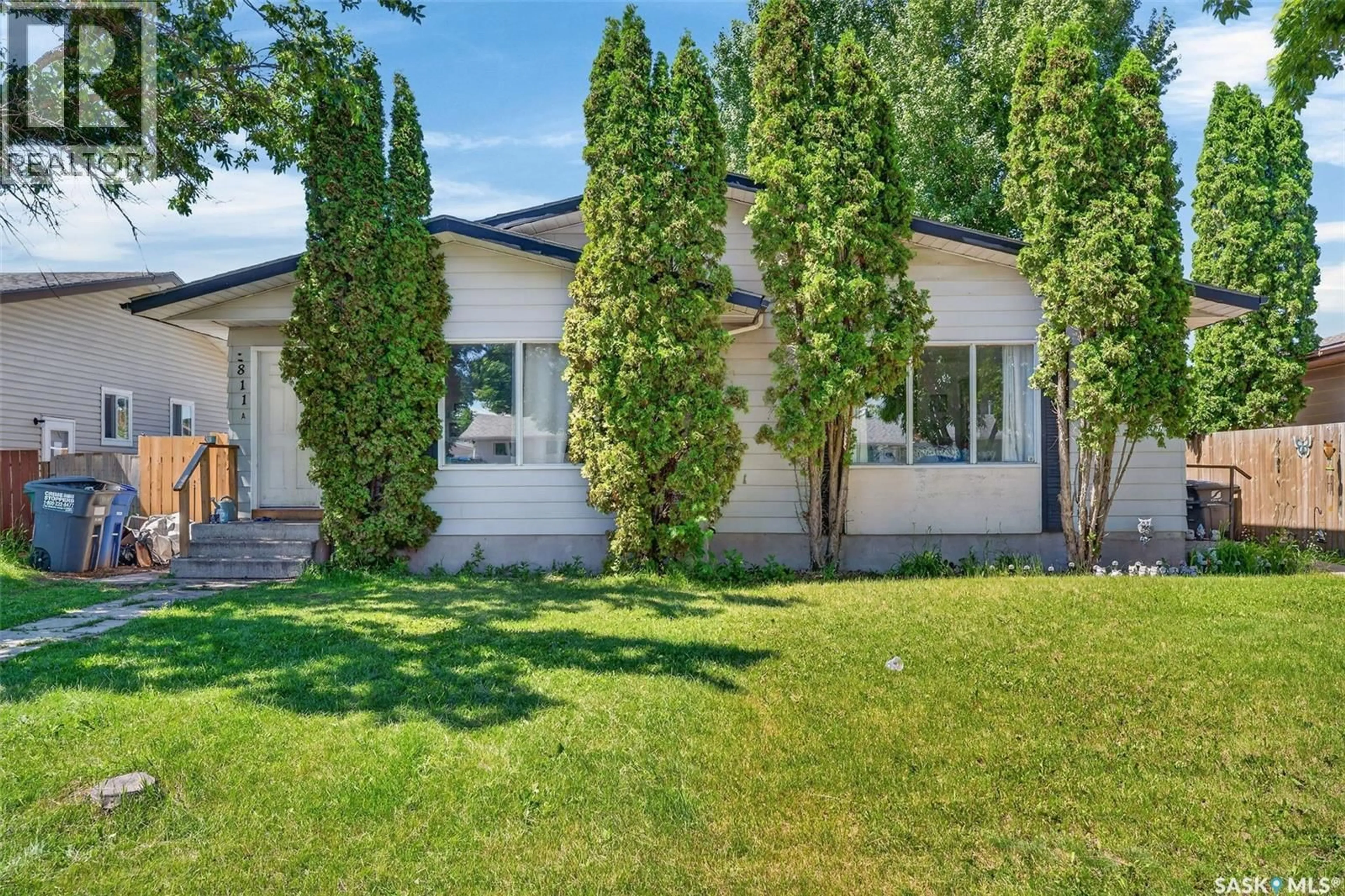 A pic from outside/outdoor area/front of a property/back of a property/a pic from drone, street for A/B - 811 STEEVES AVENUE, Saskatoon Saskatchewan S7L5M9