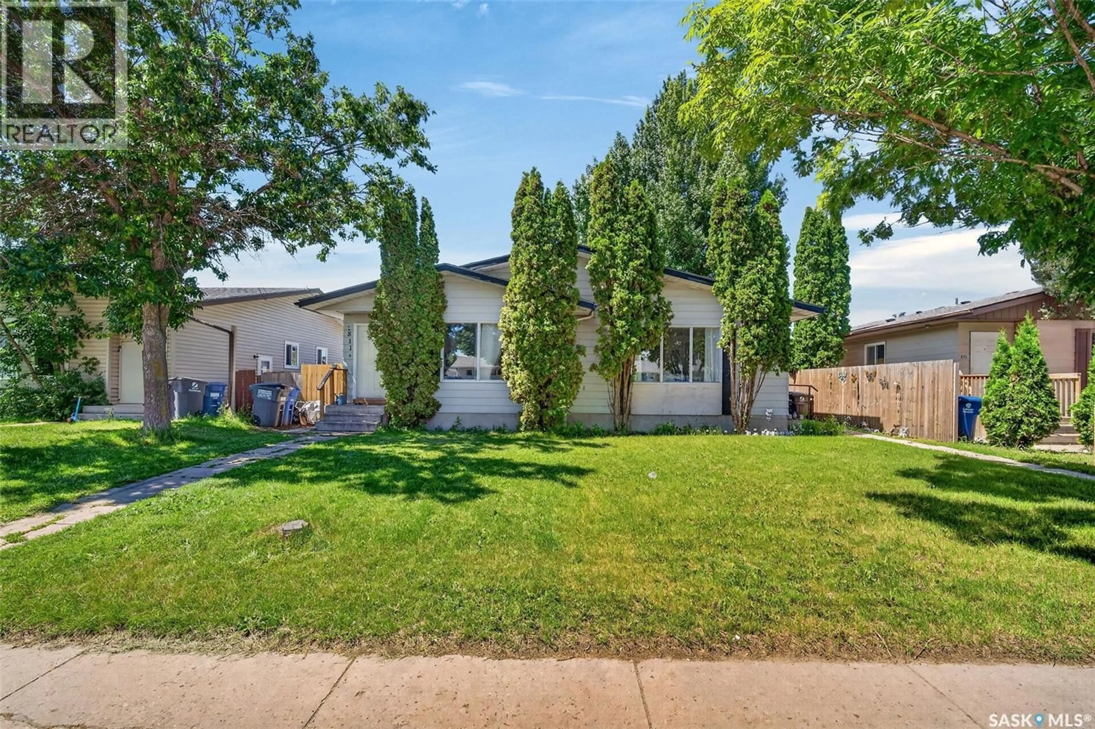 A pic from outside/outdoor area/front of a property/back of a property/a pic from drone, street for A/B - 811 STEEVES AVENUE, Saskatoon Saskatchewan S7L5M9