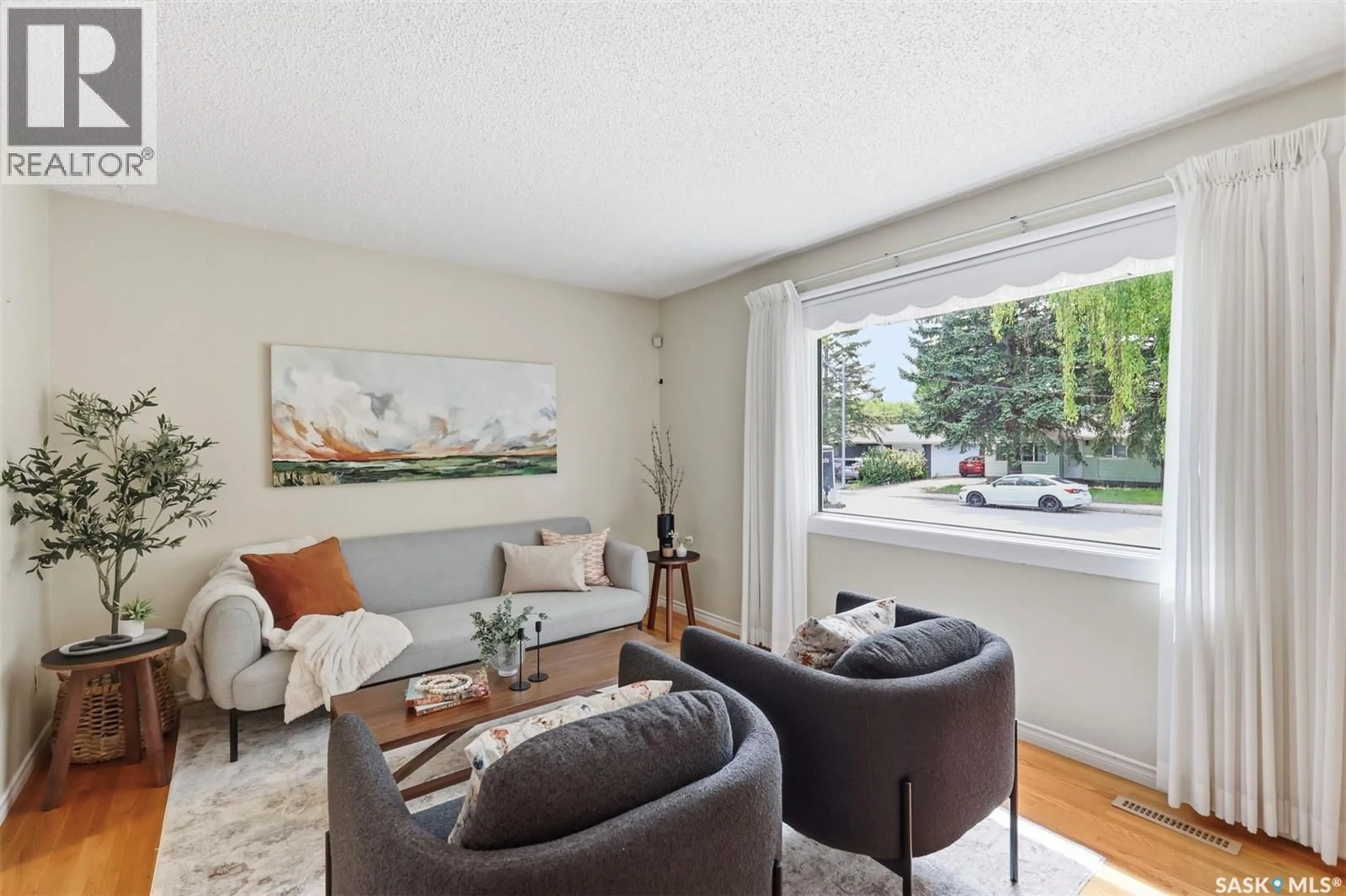 Living room with furniture, unknown for 908 X AVENUE, Saskatoon Saskatchewan S7L3K4