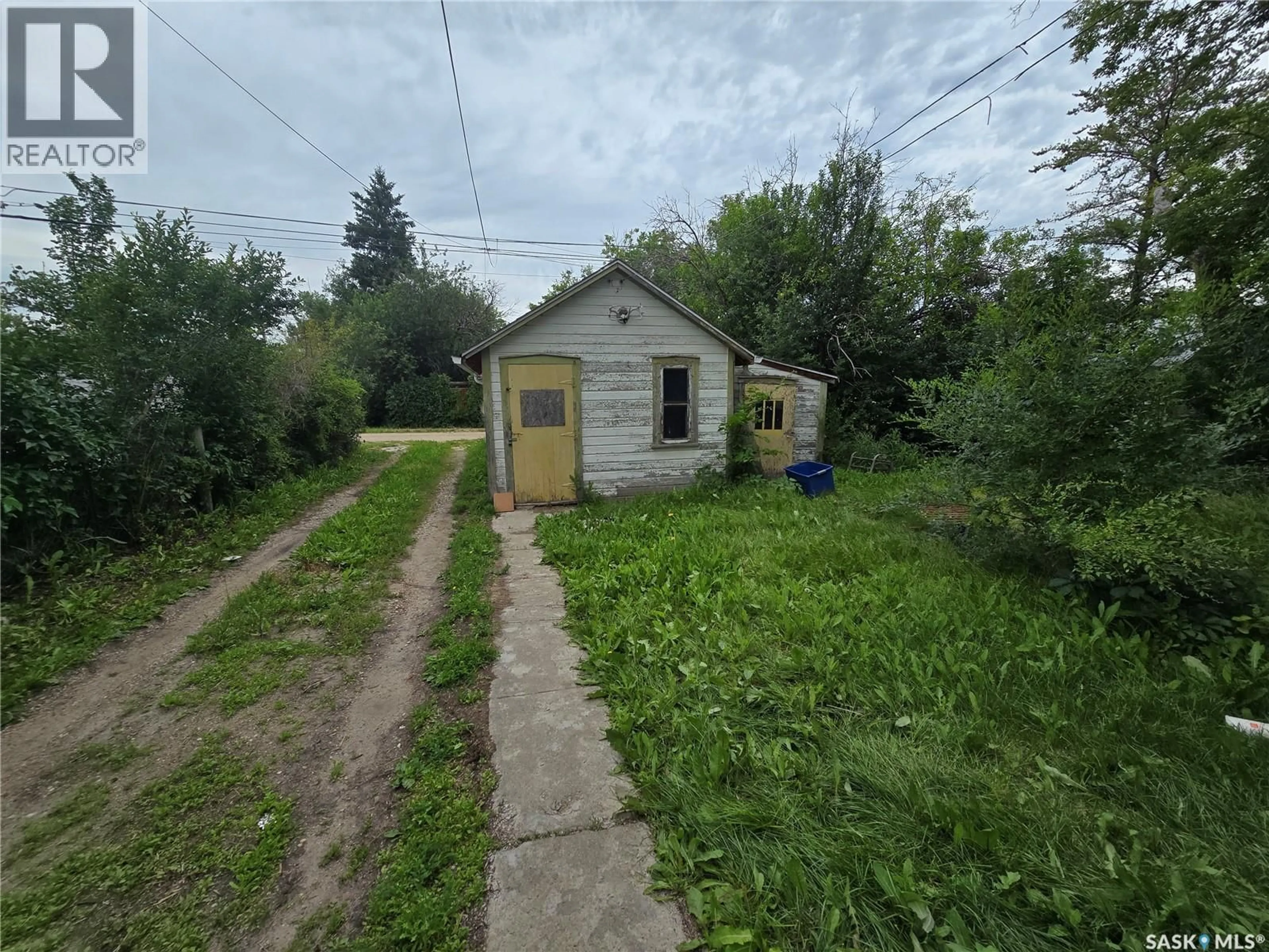 Shed for 313 3RD AVENUE, Weyburn Saskatchewan S4H1X5