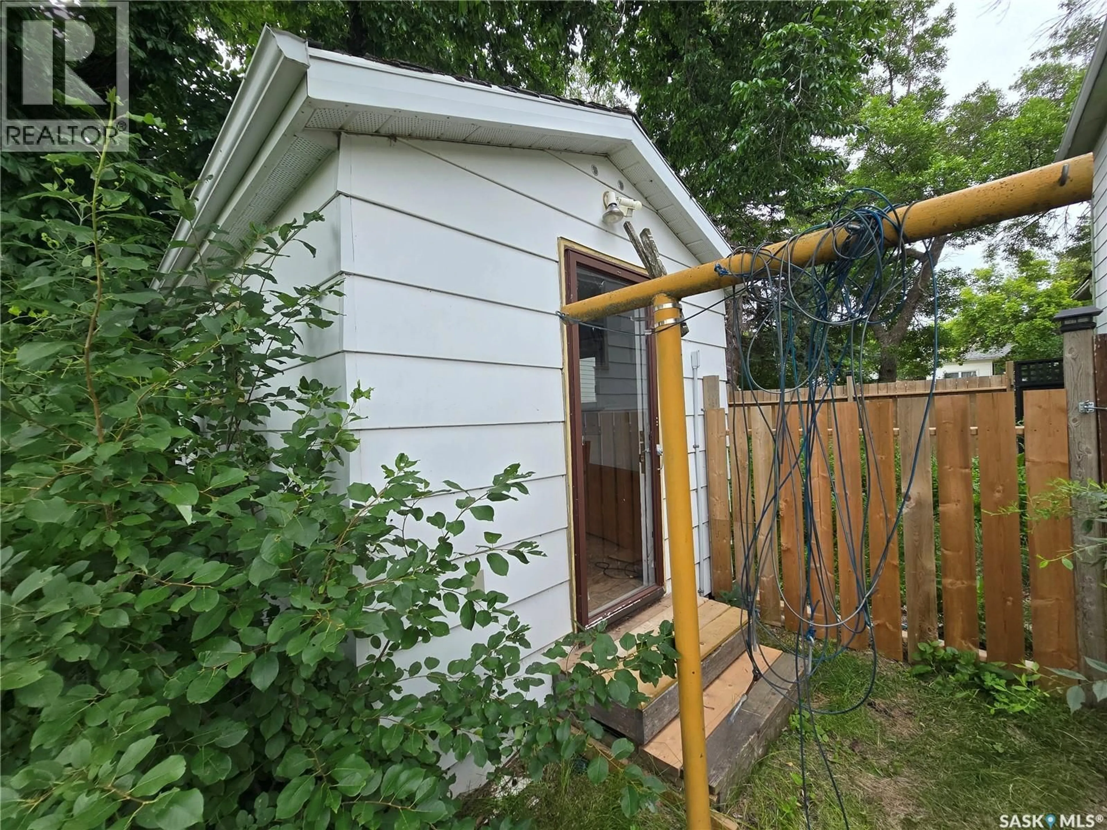 Shed for 313 3RD AVENUE, Weyburn Saskatchewan S4H1X5