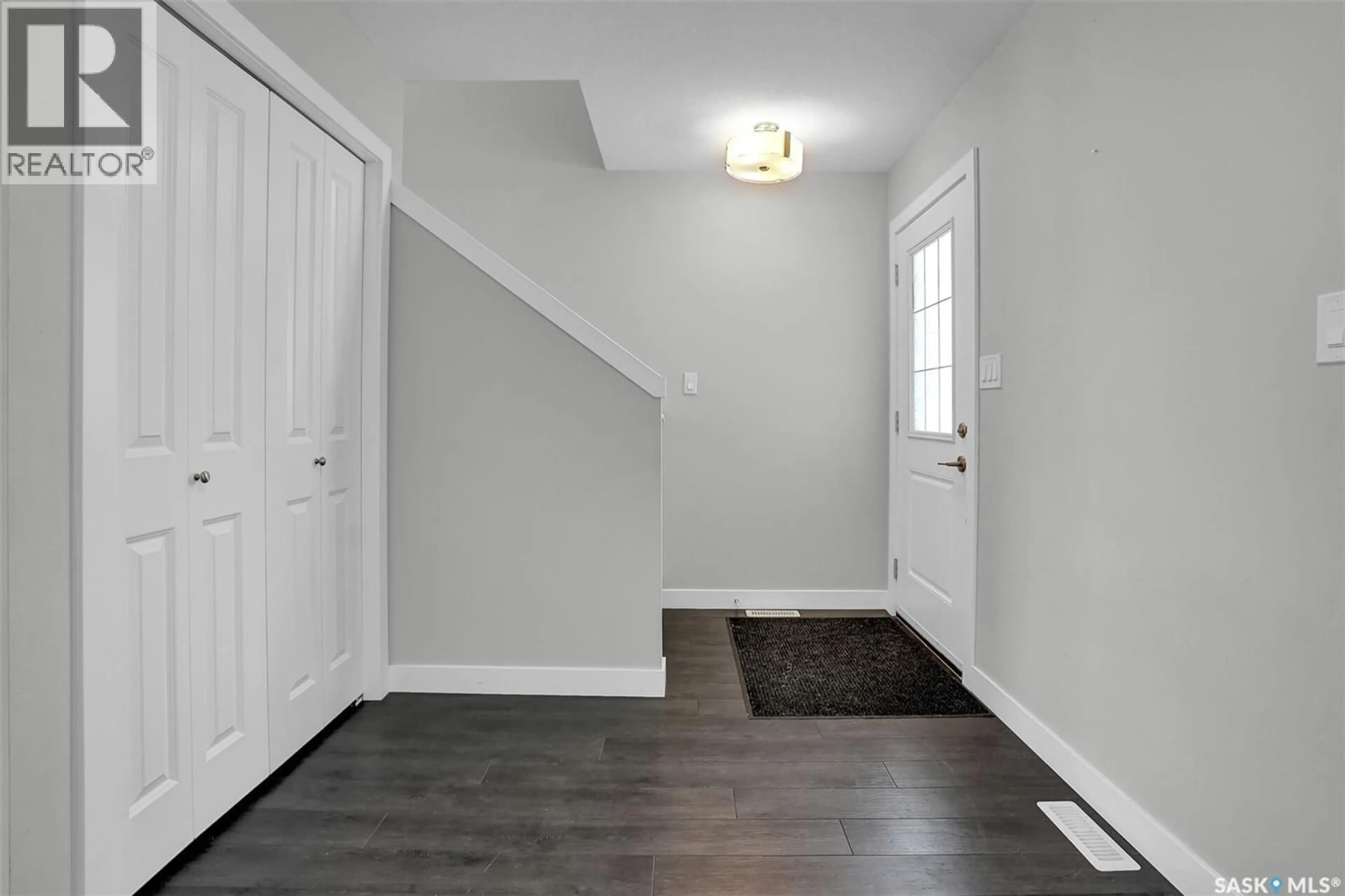 Indoor entryway for 3229 GREEN WATER DRIVE, Regina Saskatchewan S4V3R6