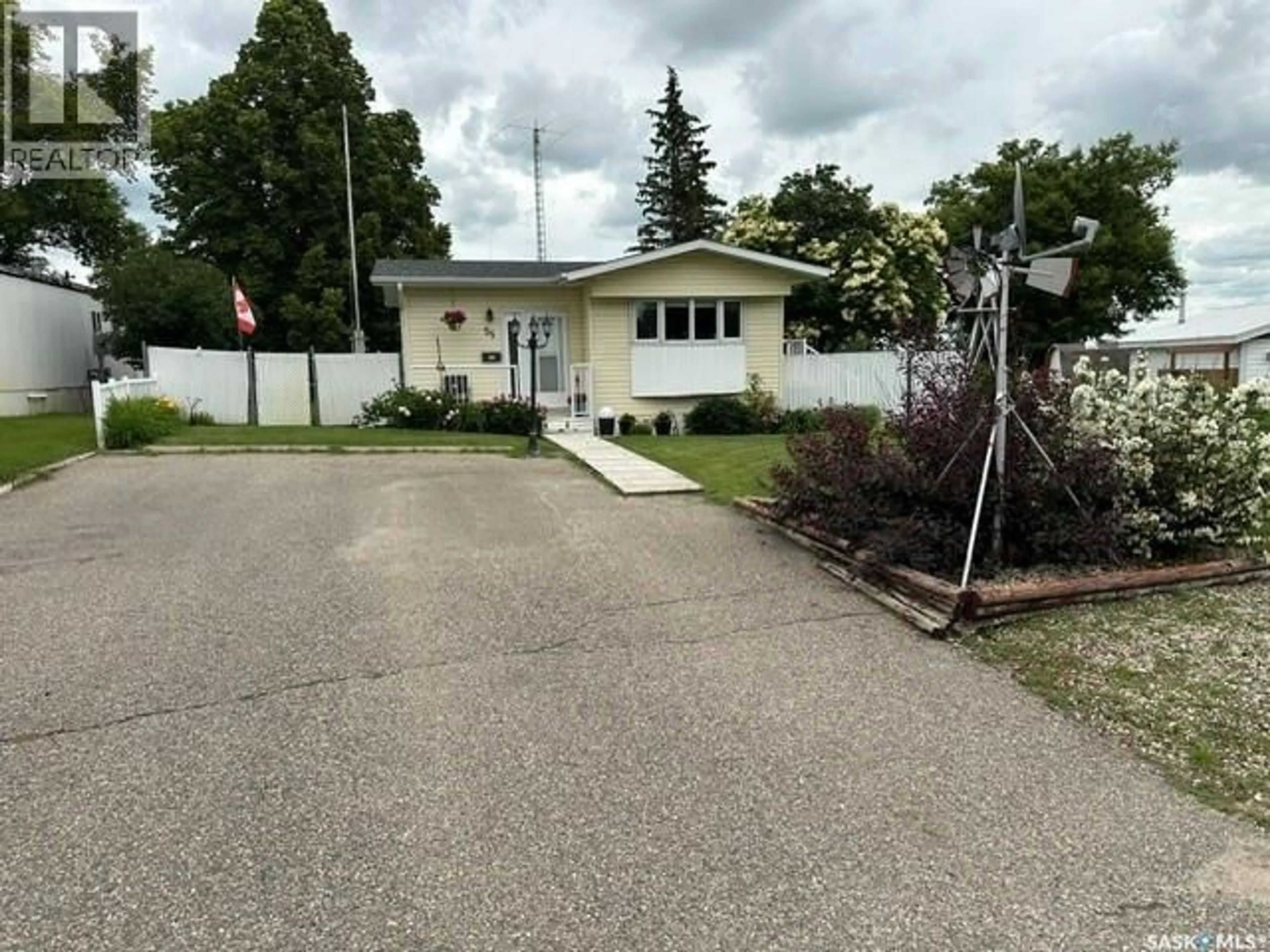 A pic from outside/outdoor area/front of a property/back of a property/a pic from drone, street for 55 CRYSTAL DRIVE, Edenwold Rm No.158 Saskatchewan S4L1B4