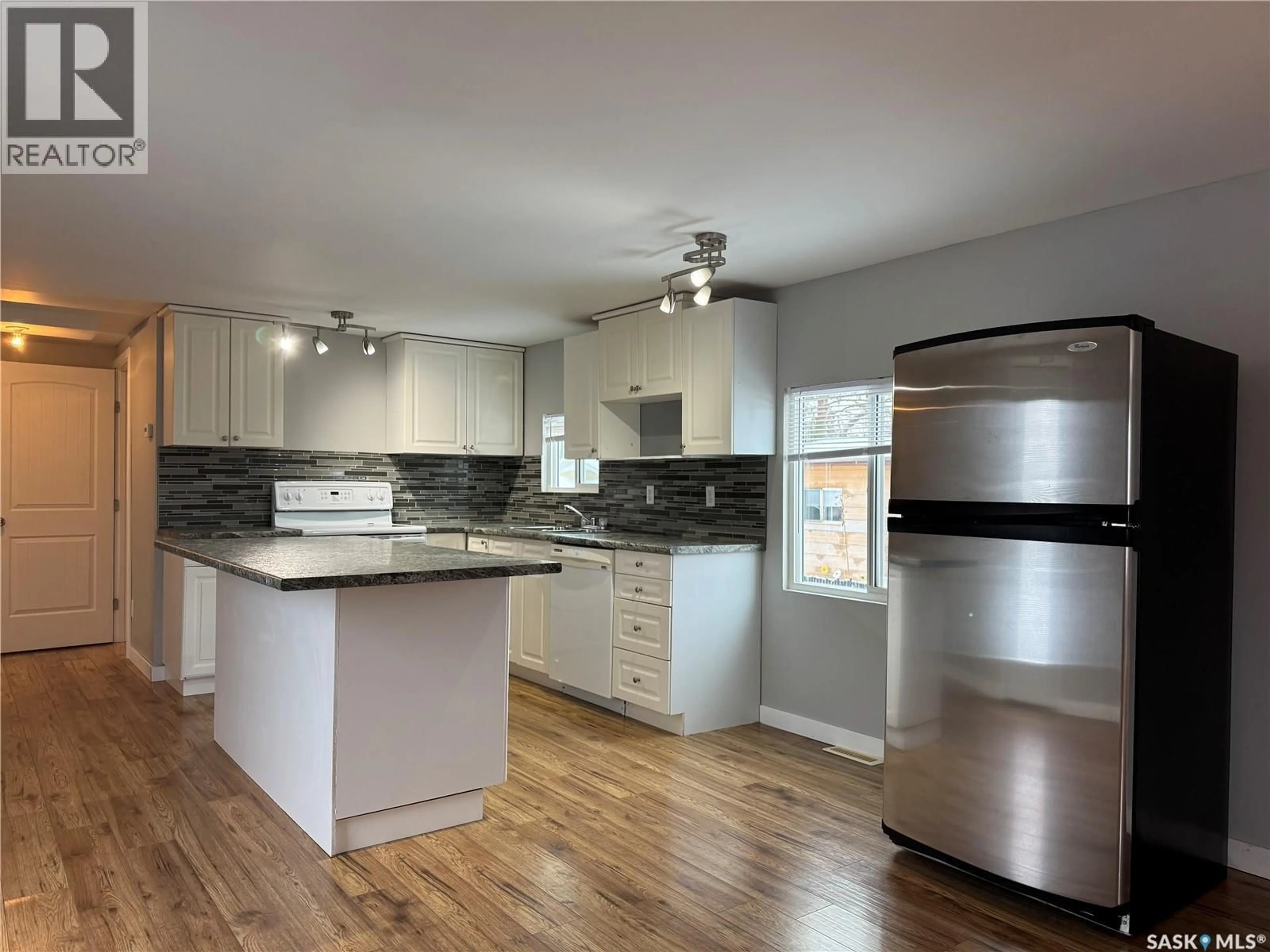 Open concept kitchen, unknown for 308 TESKY CRESCENT, Wynyard Saskatchewan S0A4T0