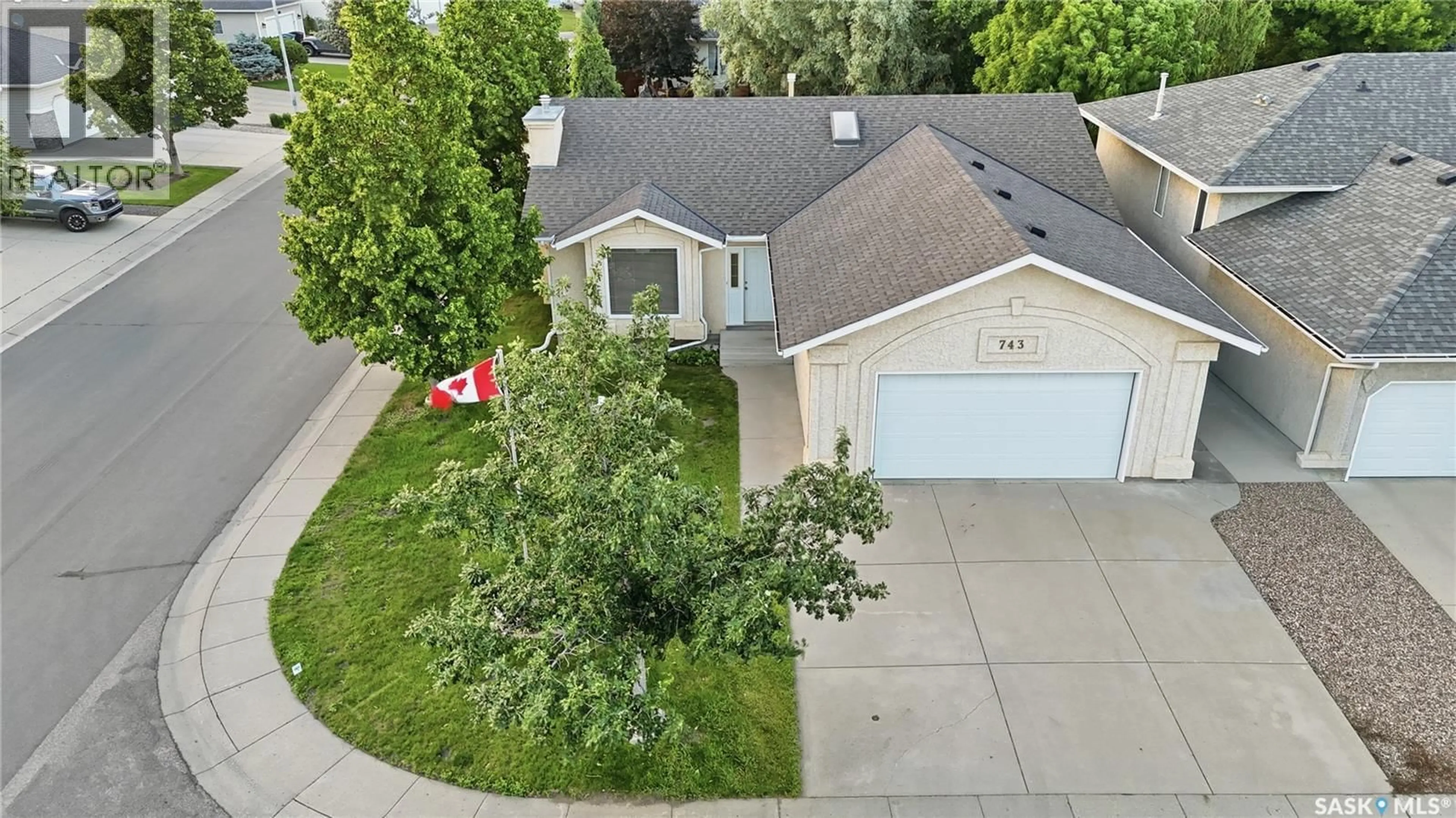 A pic from outside/outdoor area/front of a property/back of a property/a pic from drone, street for 743 PEZER COURT, Saskatoon Saskatchewan S7S1J8