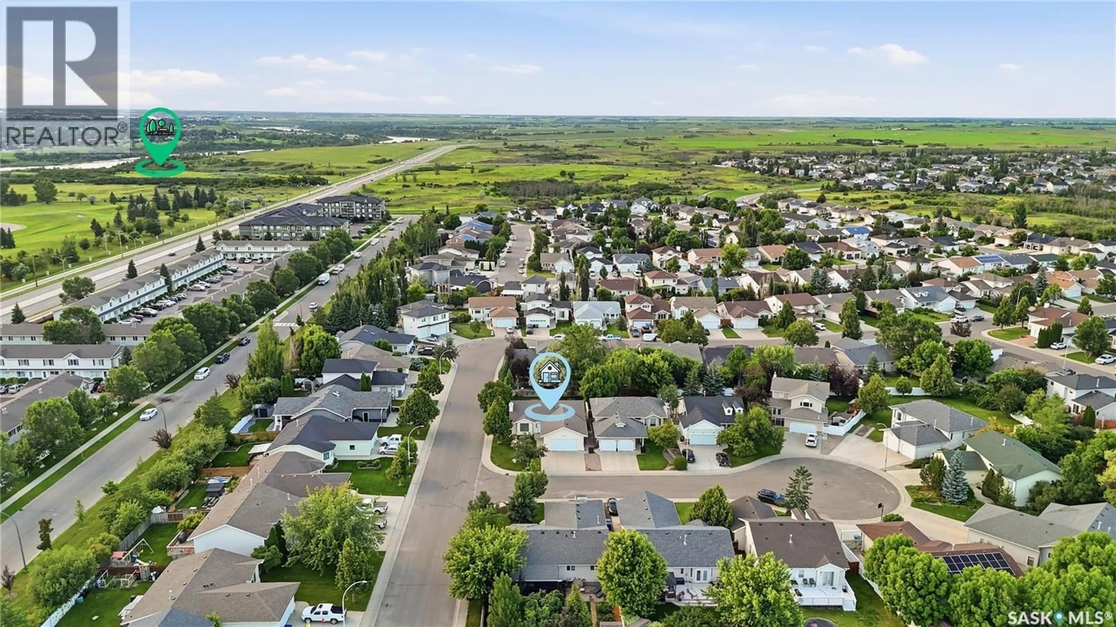 A pic from outside/outdoor area/front of a property/back of a property/a pic from drone, unknown for 743 PEZER COURT, Saskatoon Saskatchewan S7S1J8