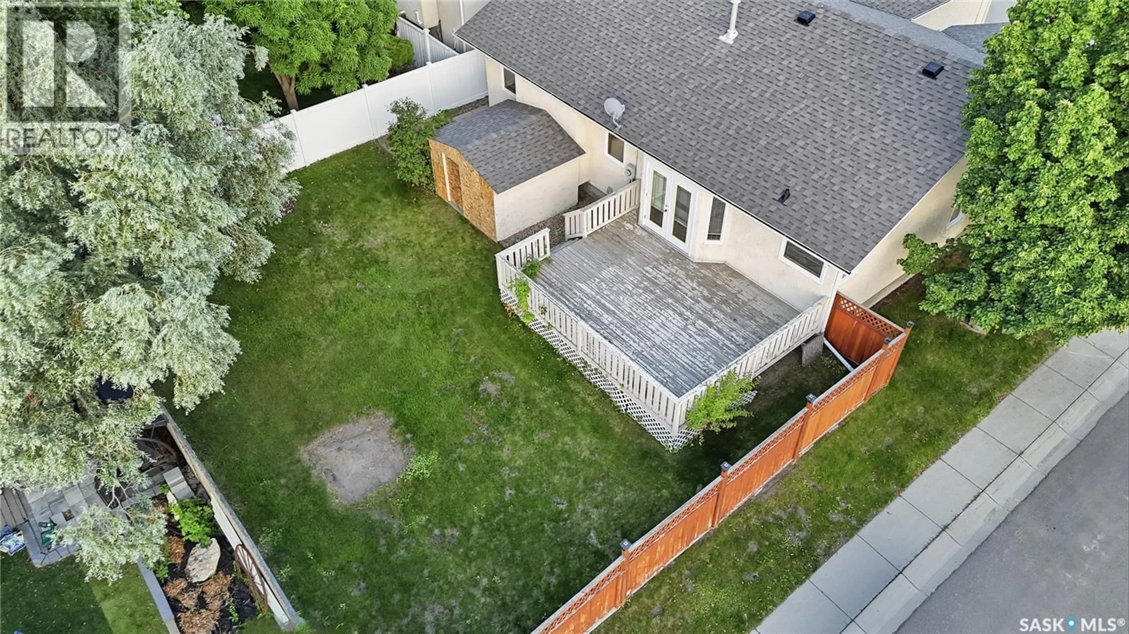 A pic from outside/outdoor area/front of a property/back of a property/a pic from drone, street for 743 PEZER COURT, Saskatoon Saskatchewan S7S1J8