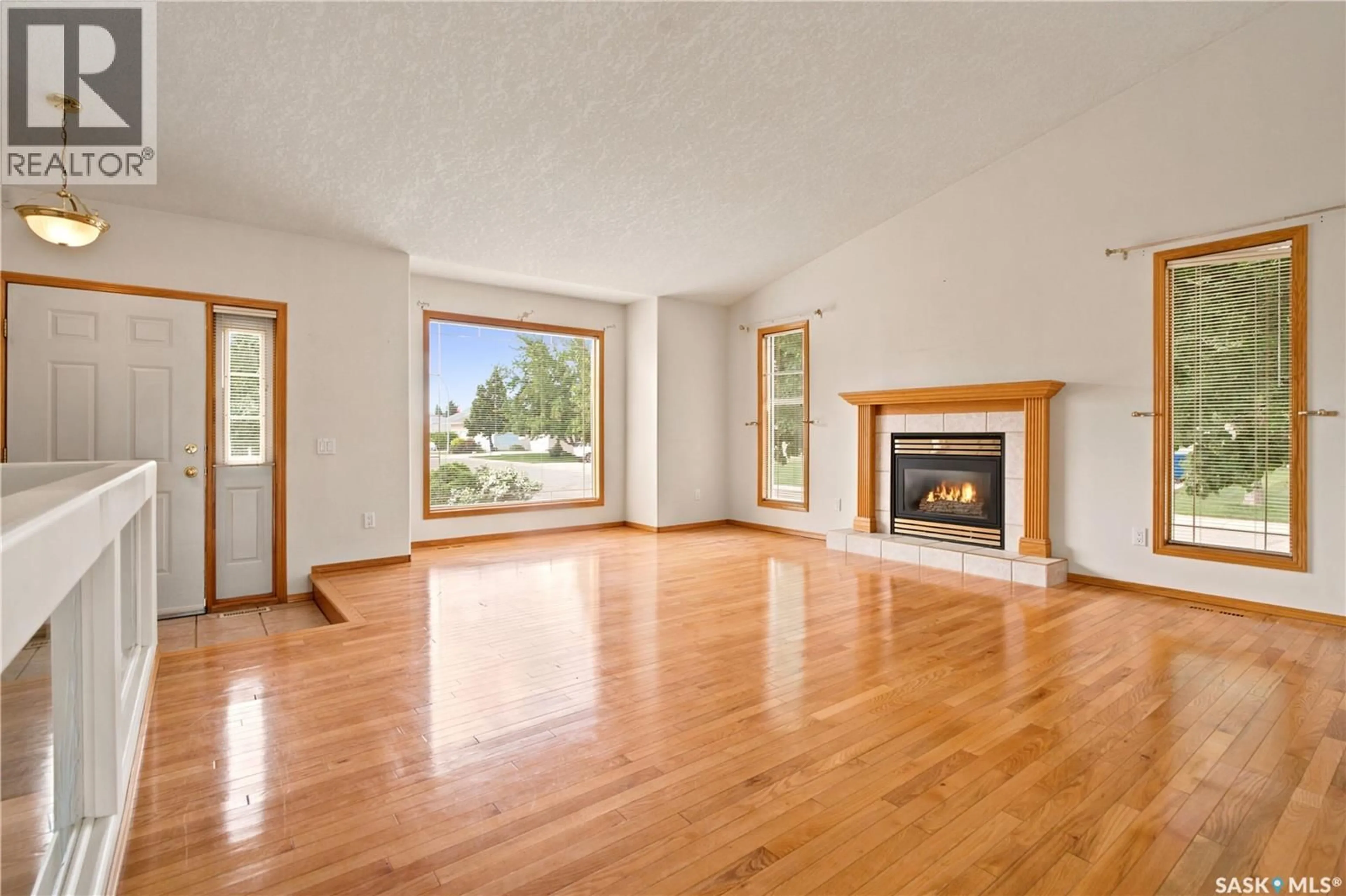 Unknown for 743 PEZER COURT, Saskatoon Saskatchewan S7S1J8