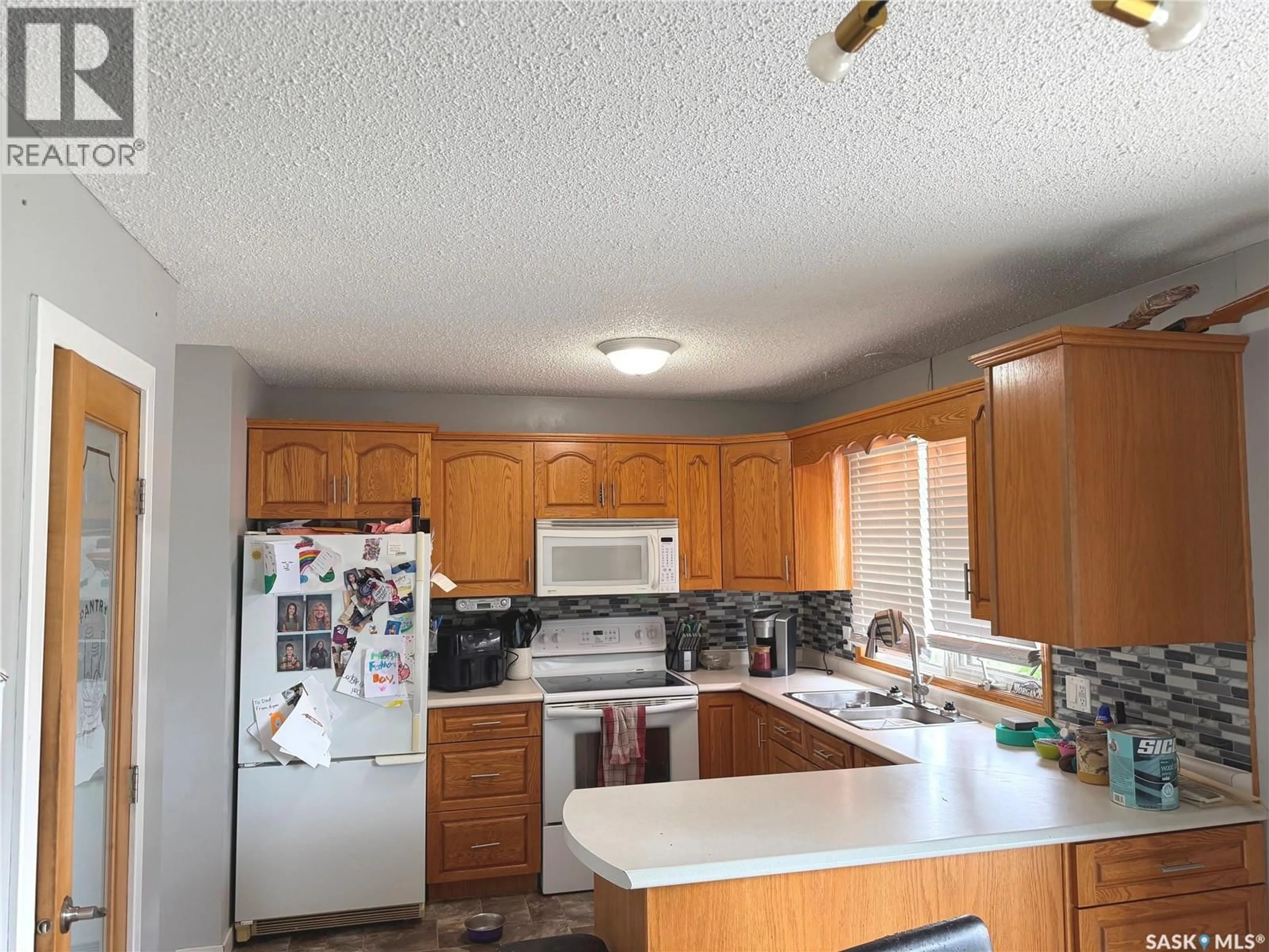 Standard kitchen, unknown for 112 DIANNE STREET, Balcarres Saskatchewan S0G0C0