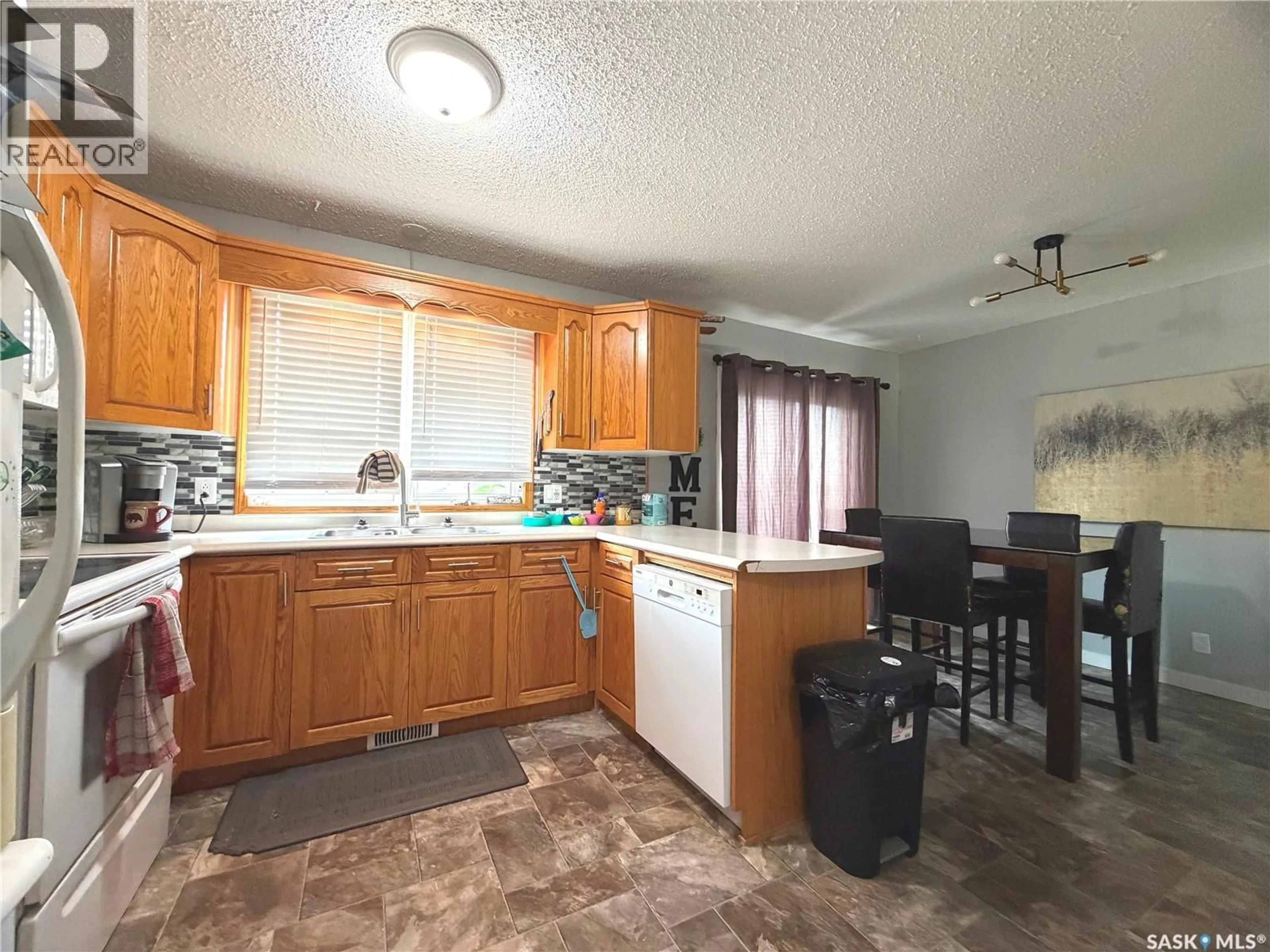 Standard kitchen, unknown for 112 DIANNE STREET, Balcarres Saskatchewan S0G0C0