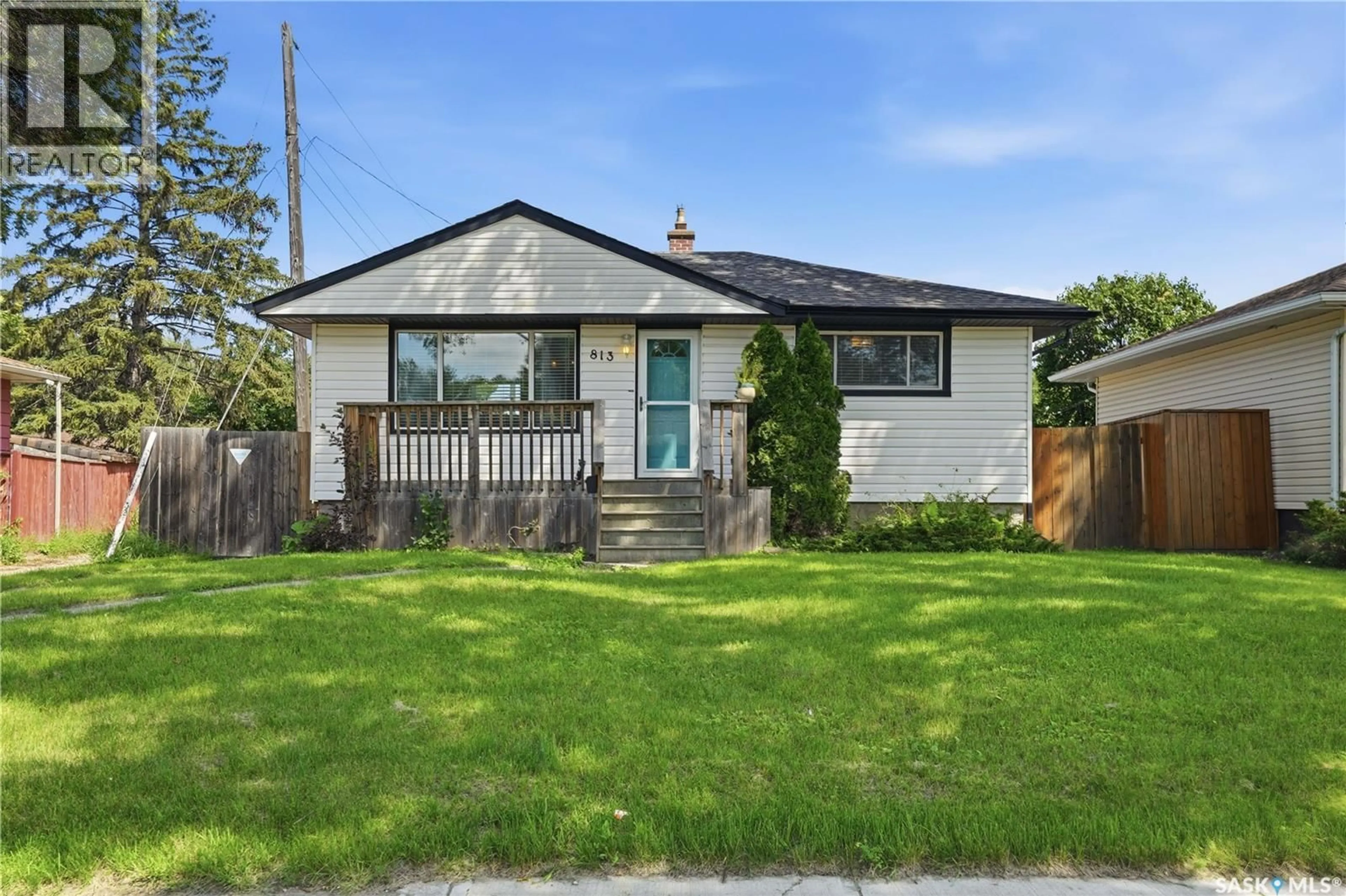 Home with vinyl exterior material, street for 813 HORACE STREET, Regina Saskatchewan S4T5K9
