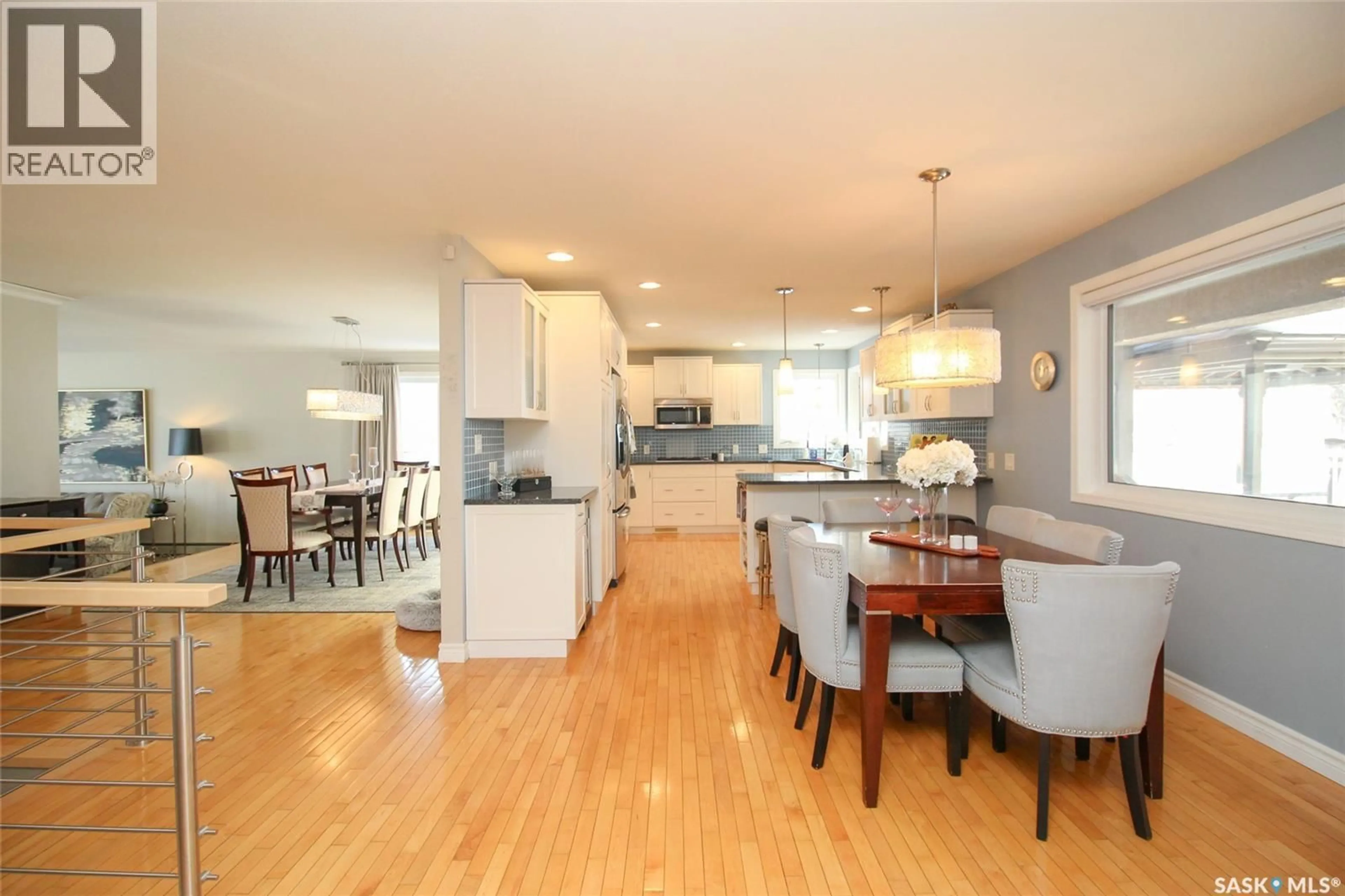 Open concept kitchen, wood/laminate floor for 555 5TH STREET, Shaunavon Saskatchewan S0N2M0