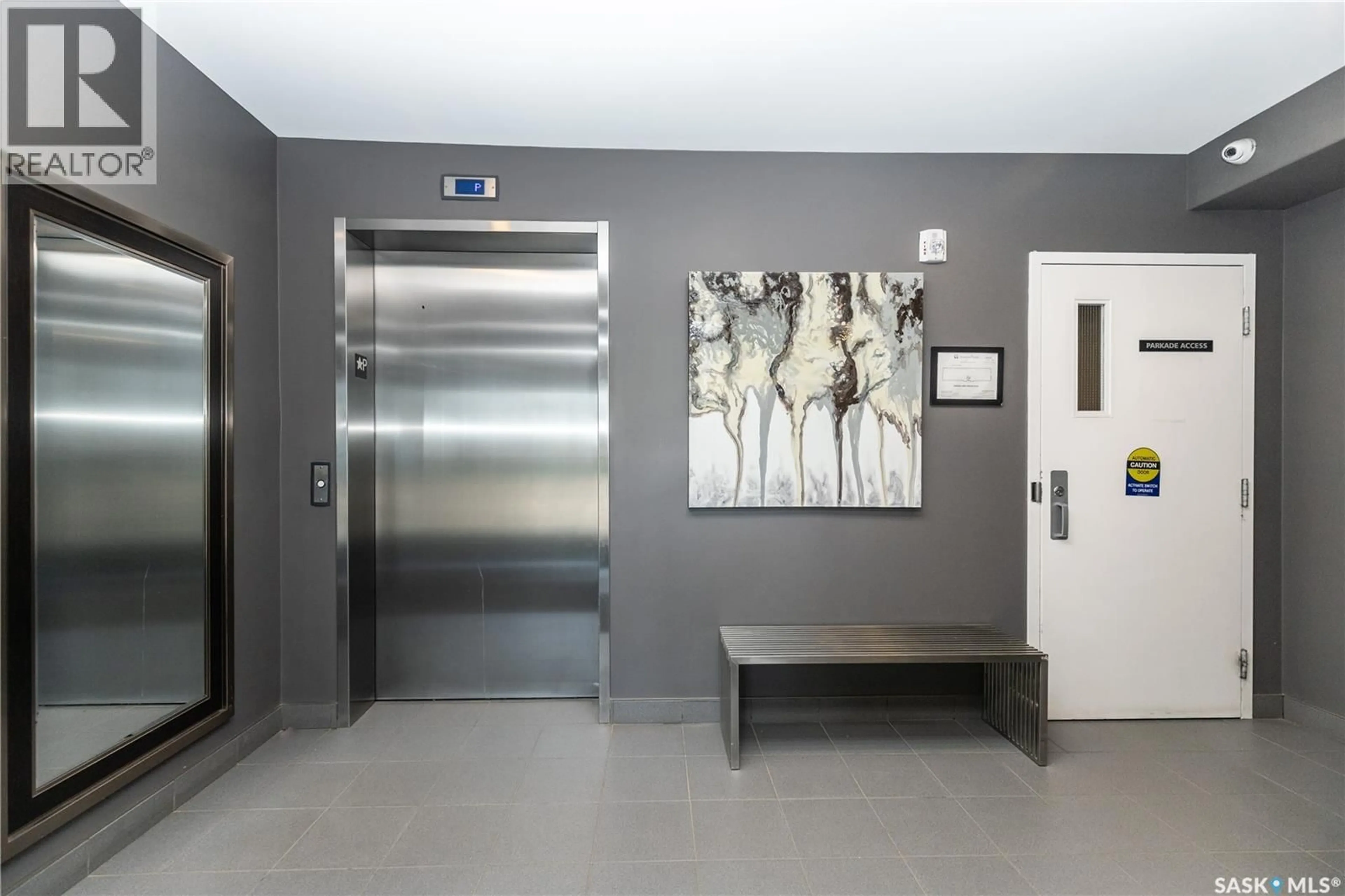 Indoor foyer for 4312 108 WILLIS CRESCENT, Saskatoon Saskatchewan S7T0W8