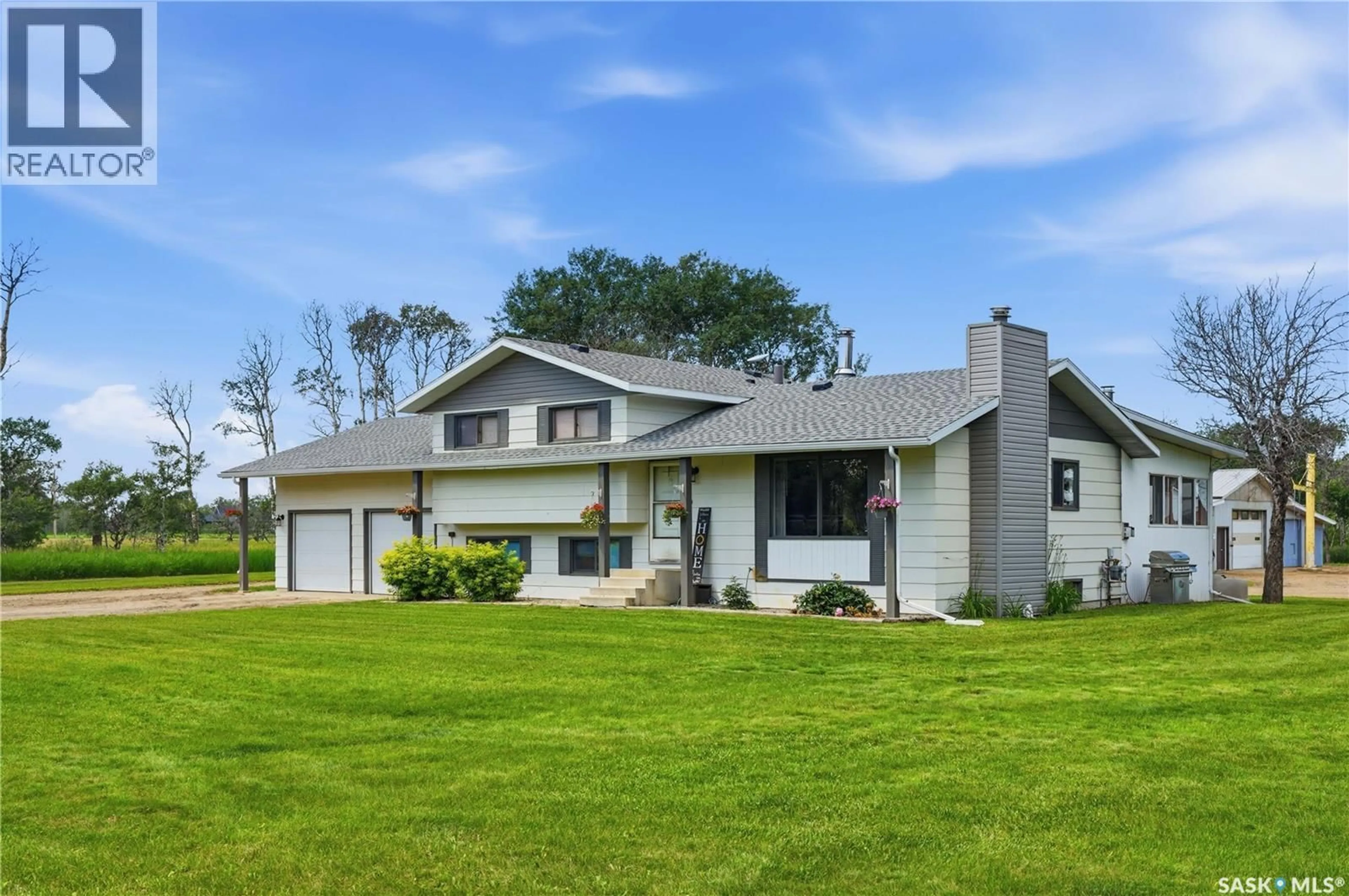 Home with vinyl exterior material, unknown for SIVERTSON ACREAGE, Corman Park Rm No. 344 Saskatchewan S0K0J0