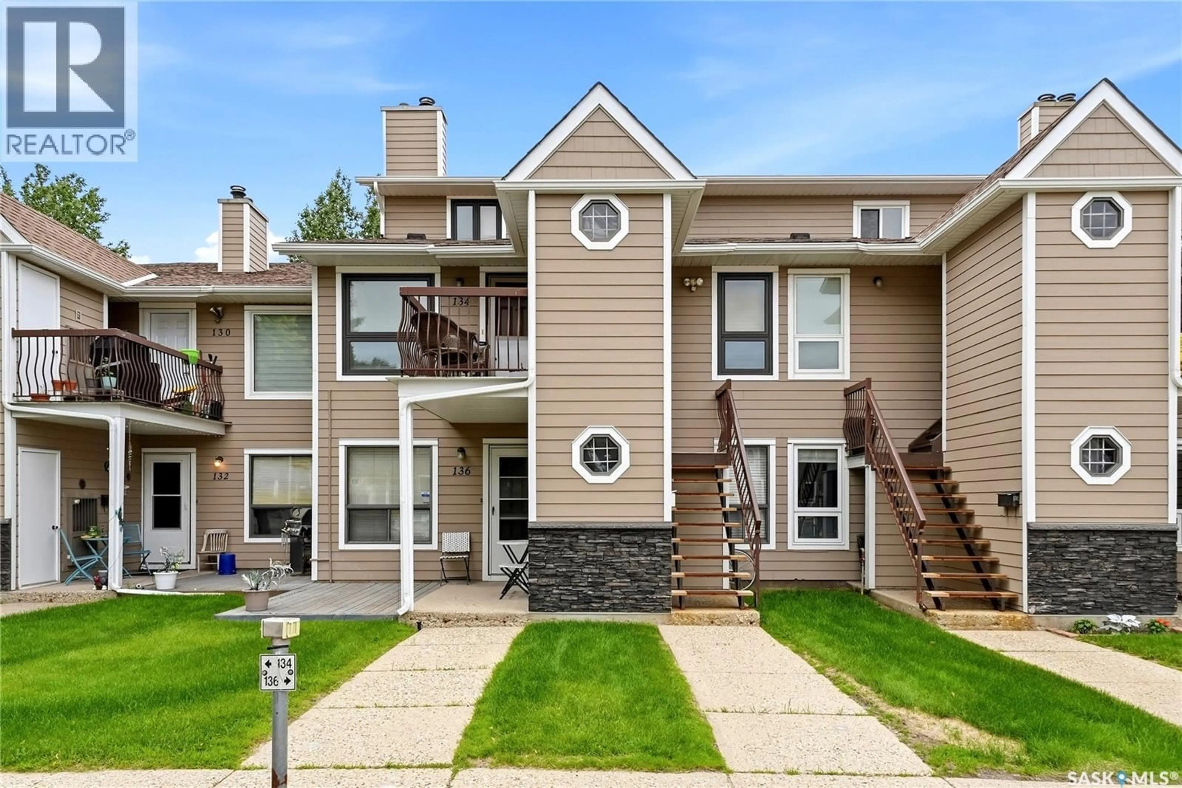 Home with vinyl exterior material, unknown for 134 CEDAR MEADOW DRIVE, Regina Saskatchewan S4X3J6