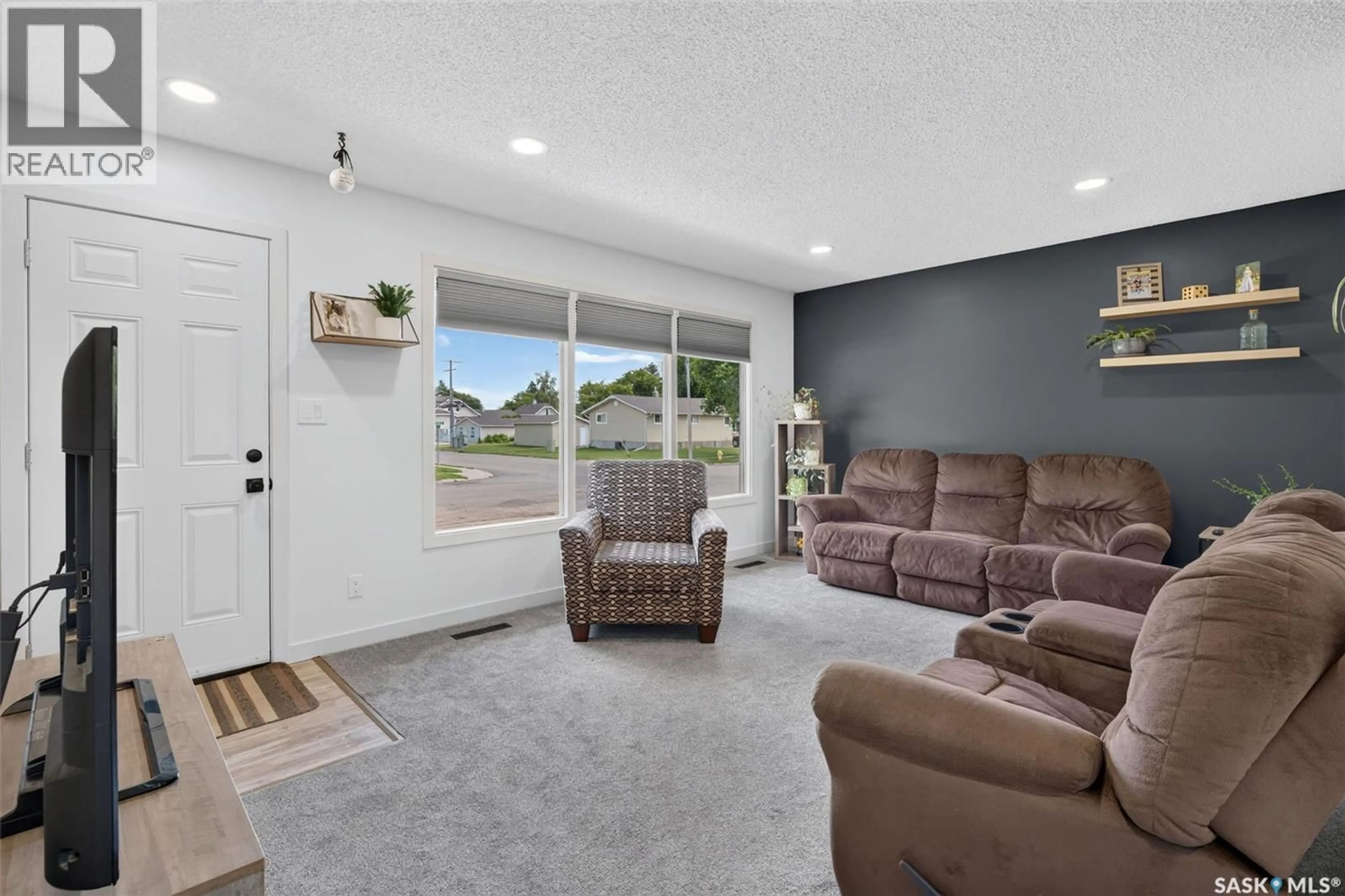 Living room with furniture, unknown for 905 14TH STREET, Humboldt Saskatchewan S0K2A0