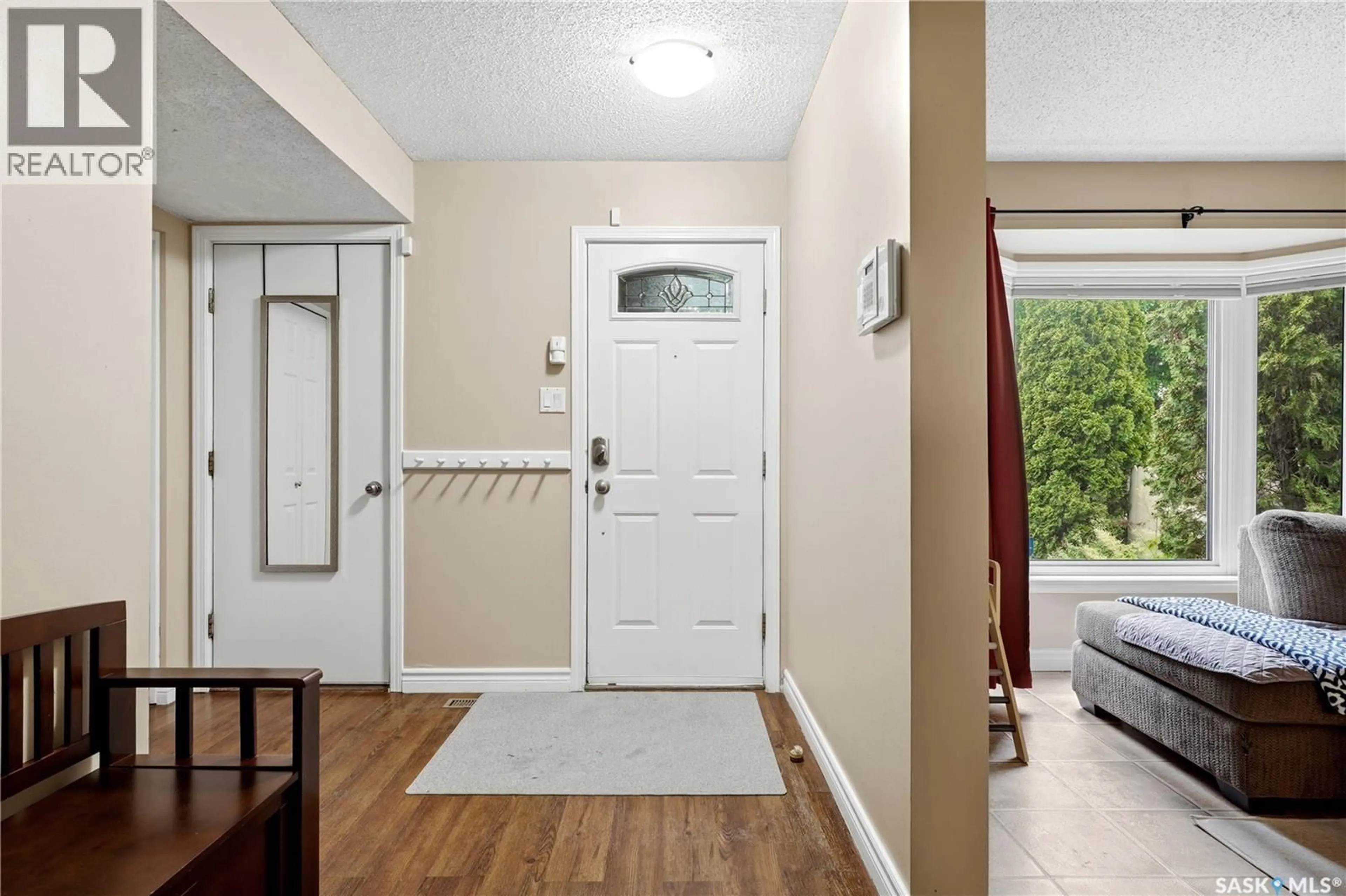 Indoor entryway for 1107 FERGUSON CRESCENT, Regina Saskatchewan S4N6W1