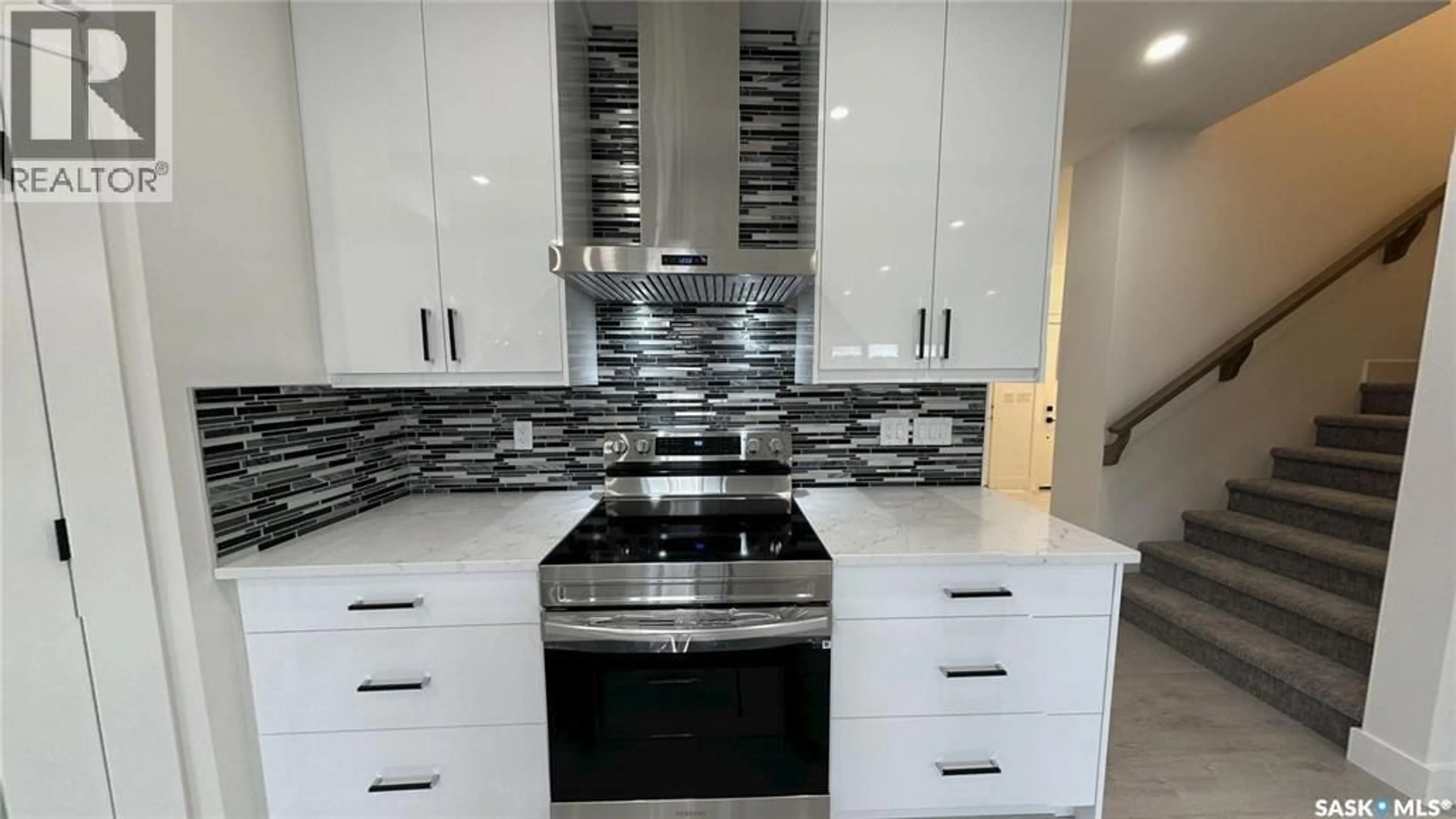 Contemporary kitchen, ceramic/tile floor for 443 YUEL CRESCENT, Saskatoon Saskatchewan S7W1N6
