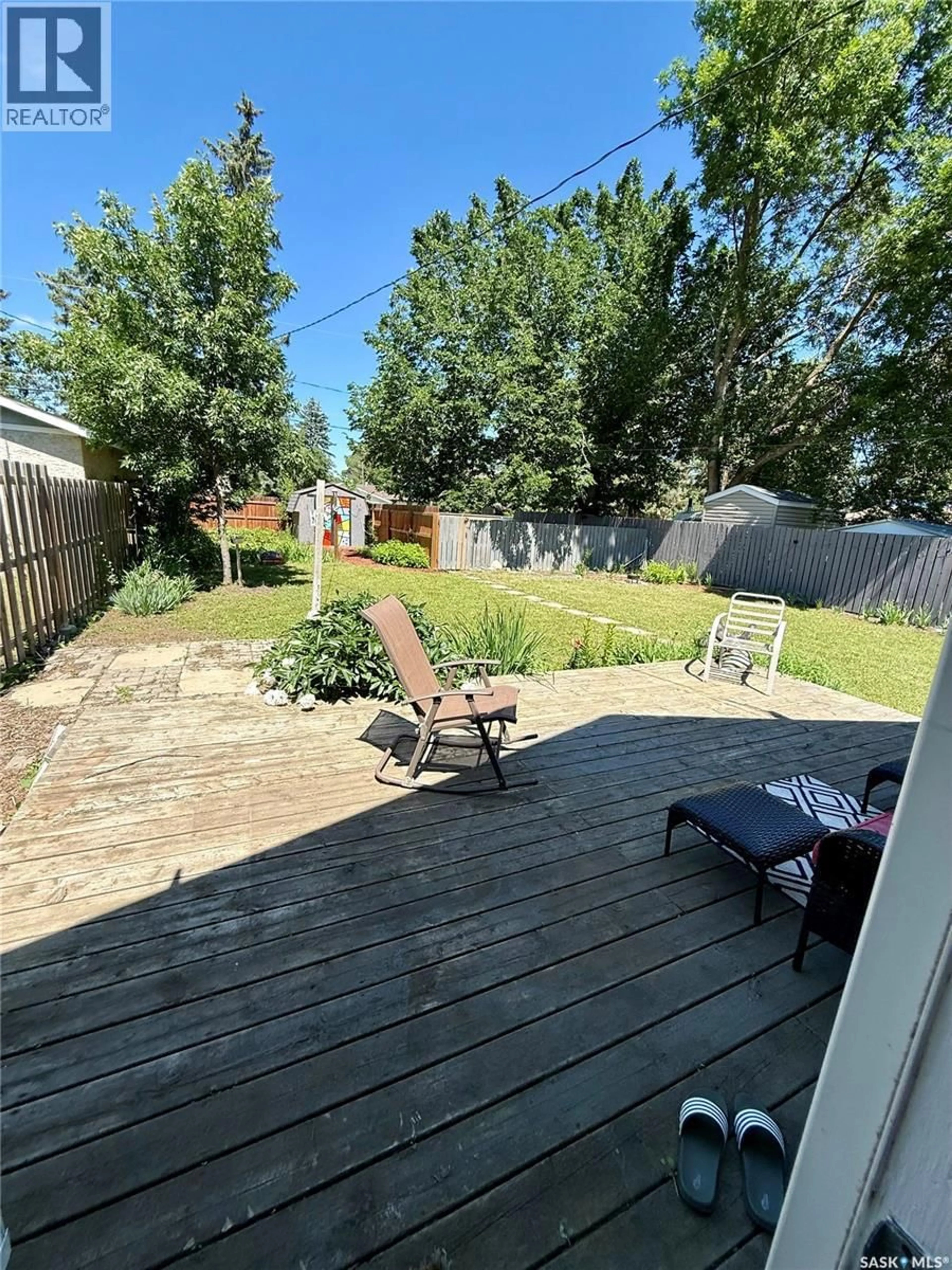 A pic from outside/outdoor area/front of a property/back of a property/a pic from drone, unknown for 930 VAUGHN STREET, Moose Jaw Saskatchewan S6H5N8