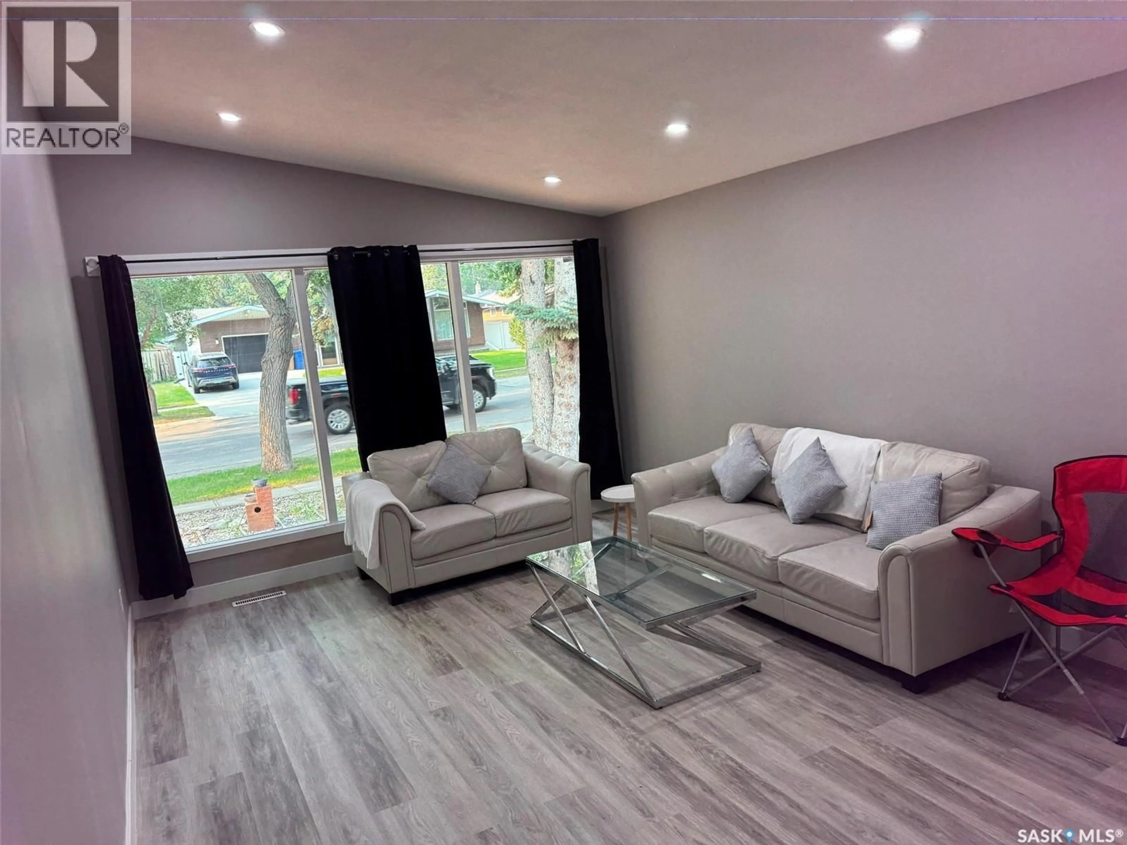 Living room with furniture, unknown for 2905 GRANT ROAD, Regina Saskatchewan S4S5G3