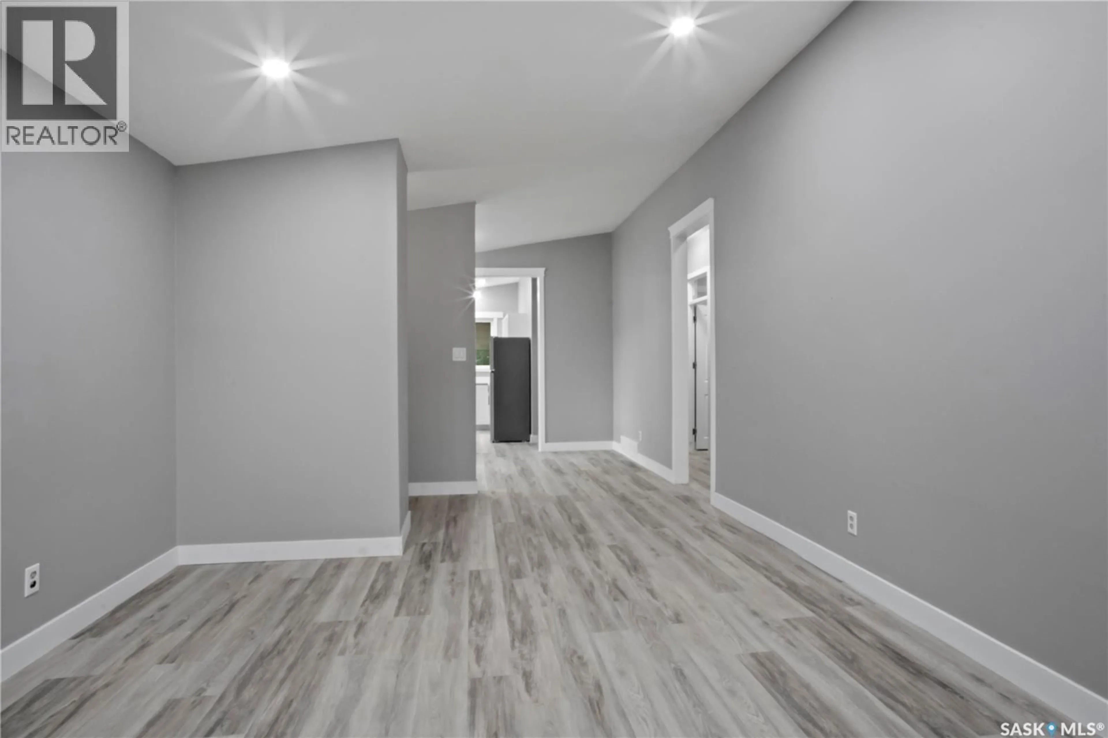 Indoor entryway for 2905 GRANT ROAD, Regina Saskatchewan S4S5G3
