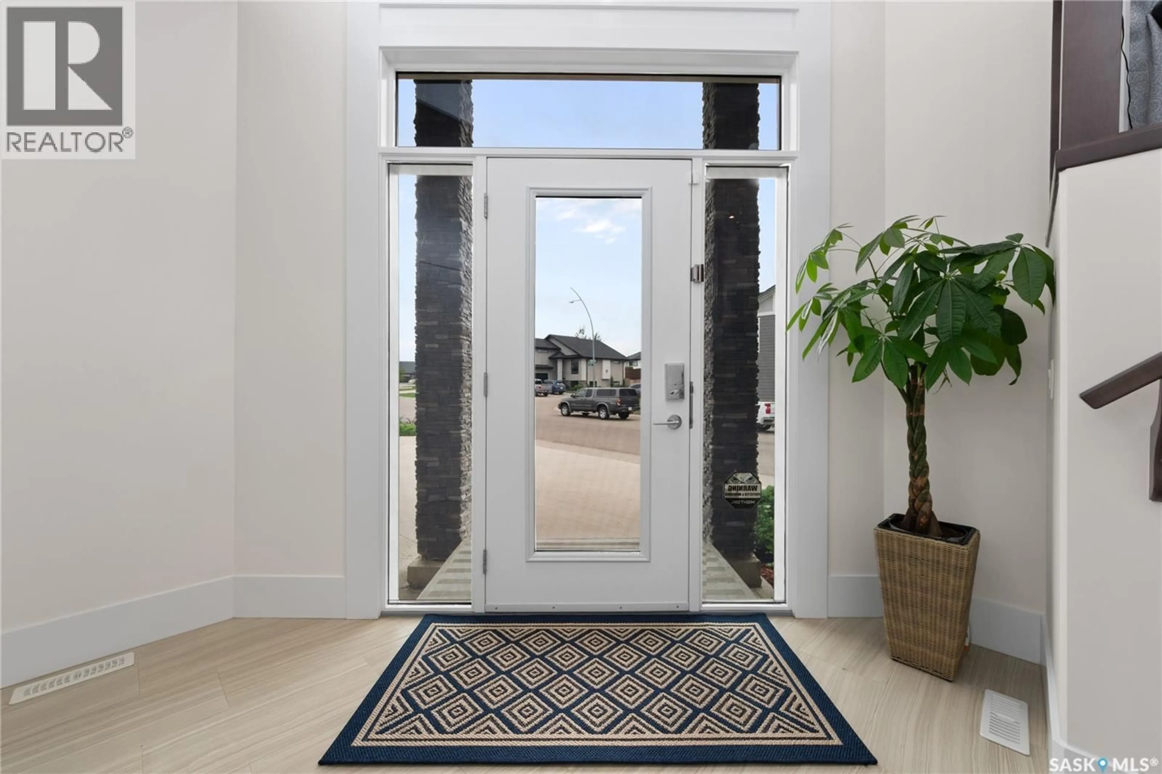 Indoor entryway for 202 GLACIAL SHORES COVE, Saskatoon Saskatchewan S7W0R7