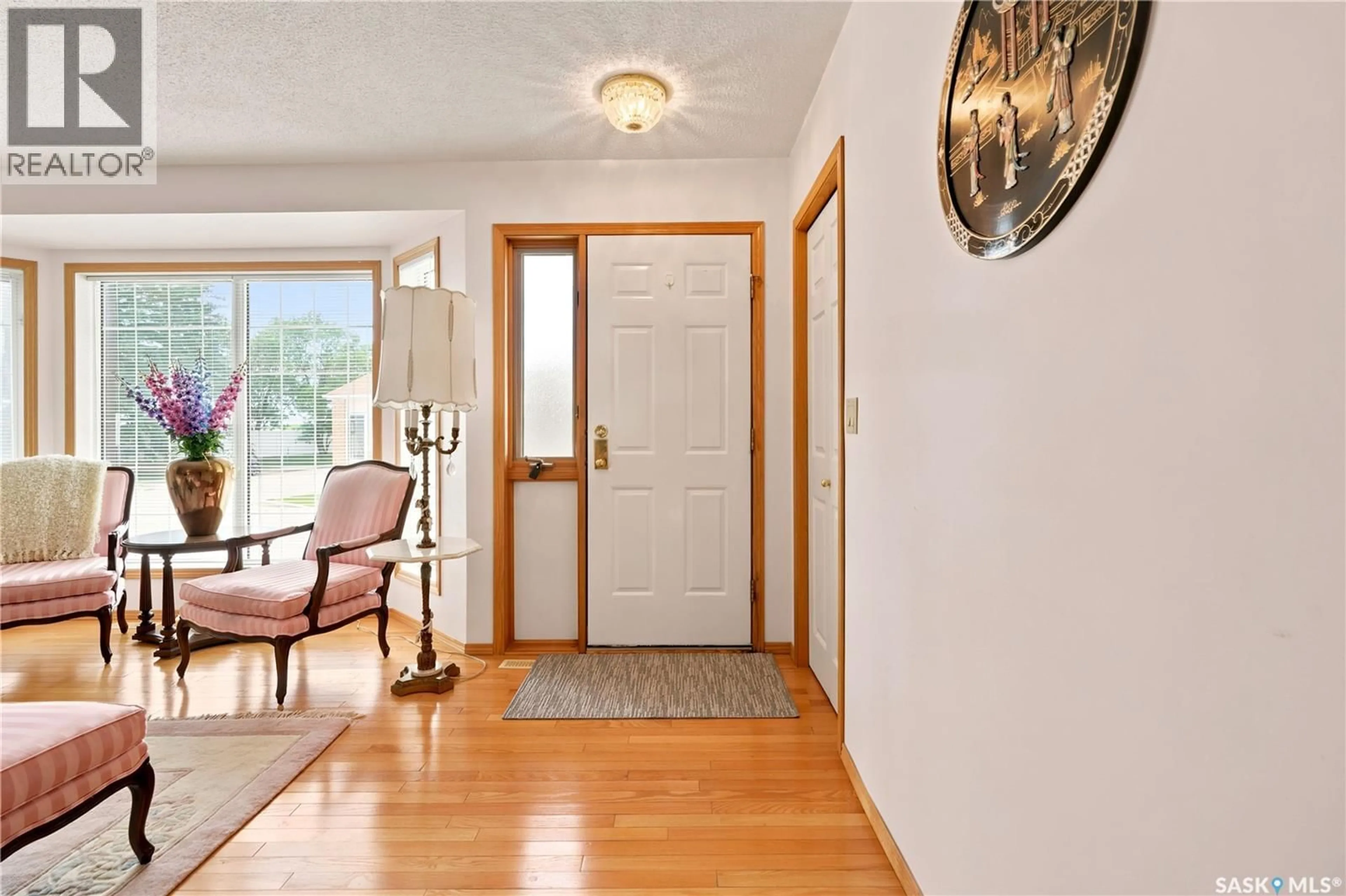 Indoor entryway for 18 GREENSBORO DRIVE, Regina Saskatchewan S4S7G1