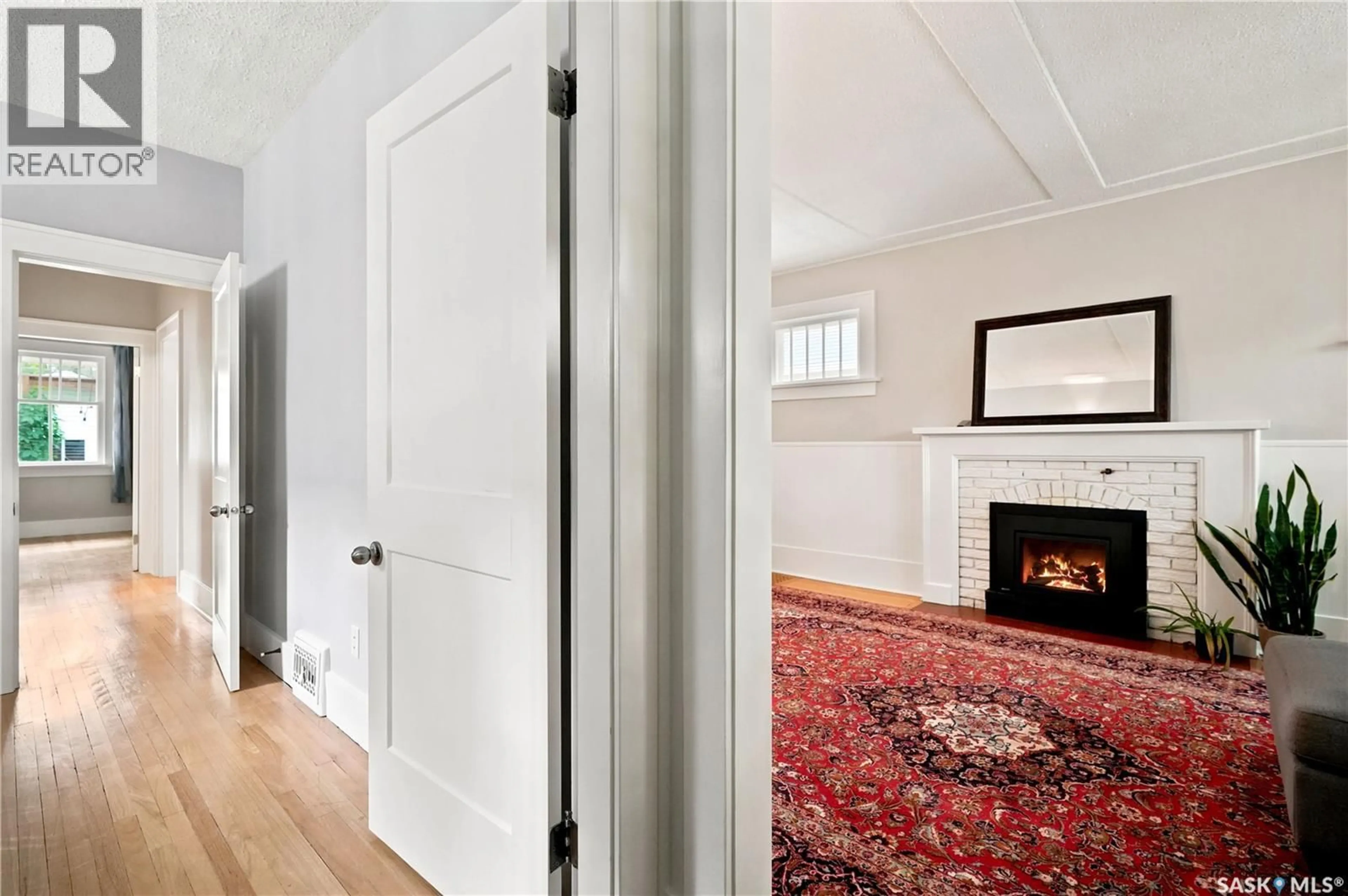 Indoor entryway for 2221 MONTAGUE STREET, Regina Saskatchewan S4T3K2