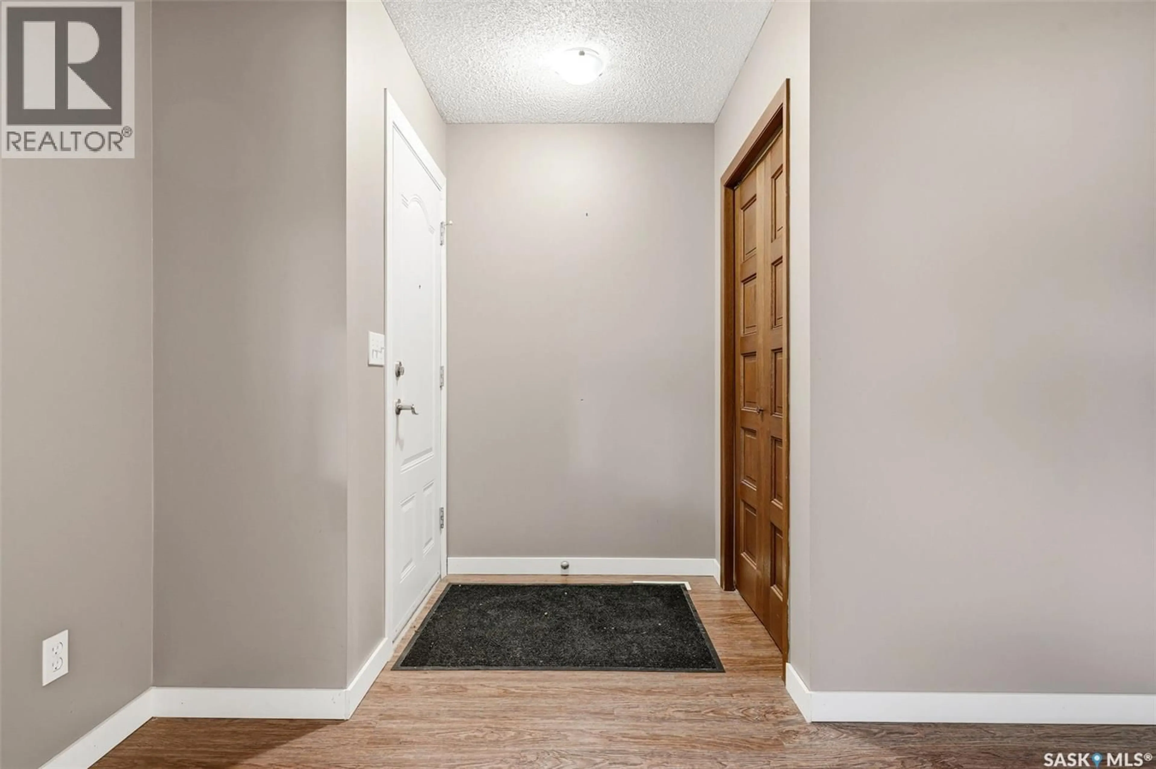 Indoor entryway for 2529 ATKINSON STREET, Regina Saskatchewan S4W3X8