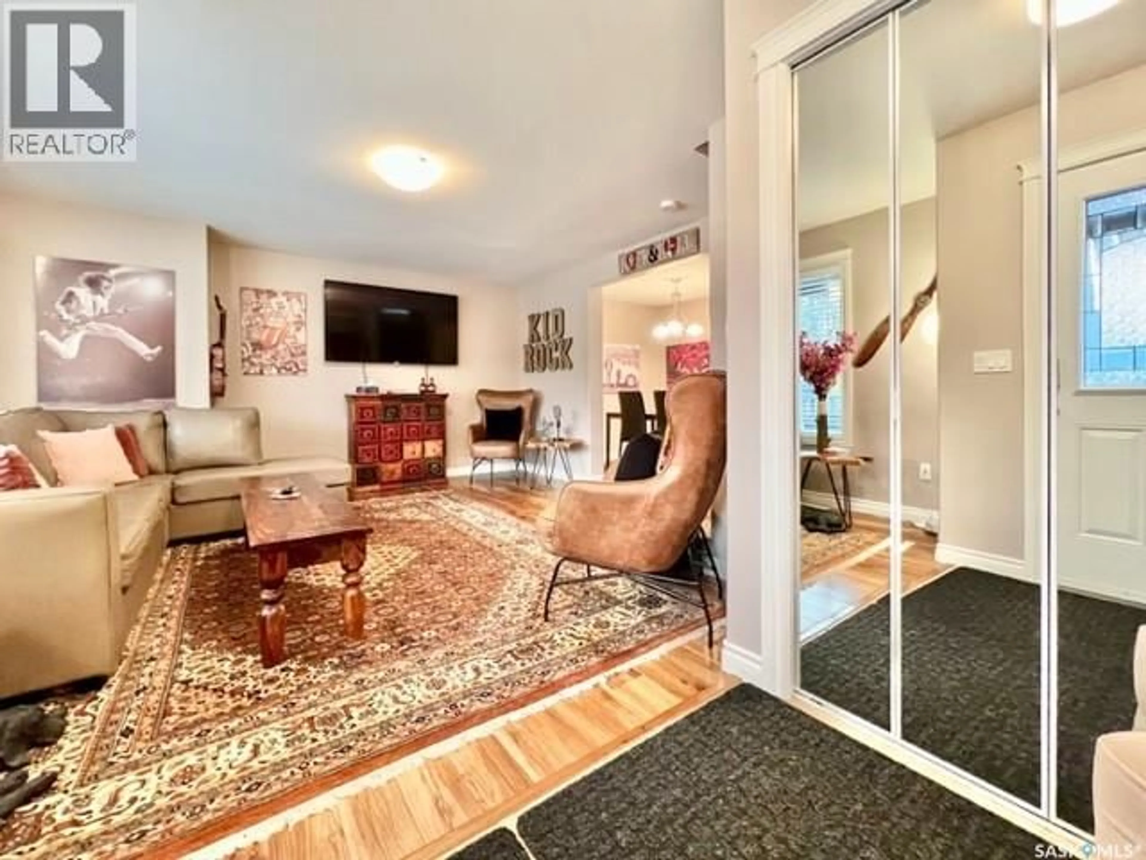 Living room with furniture, carpet floor for 1516 EDWARD AVENUE, Saskatoon Saskatchewan S7K3B6