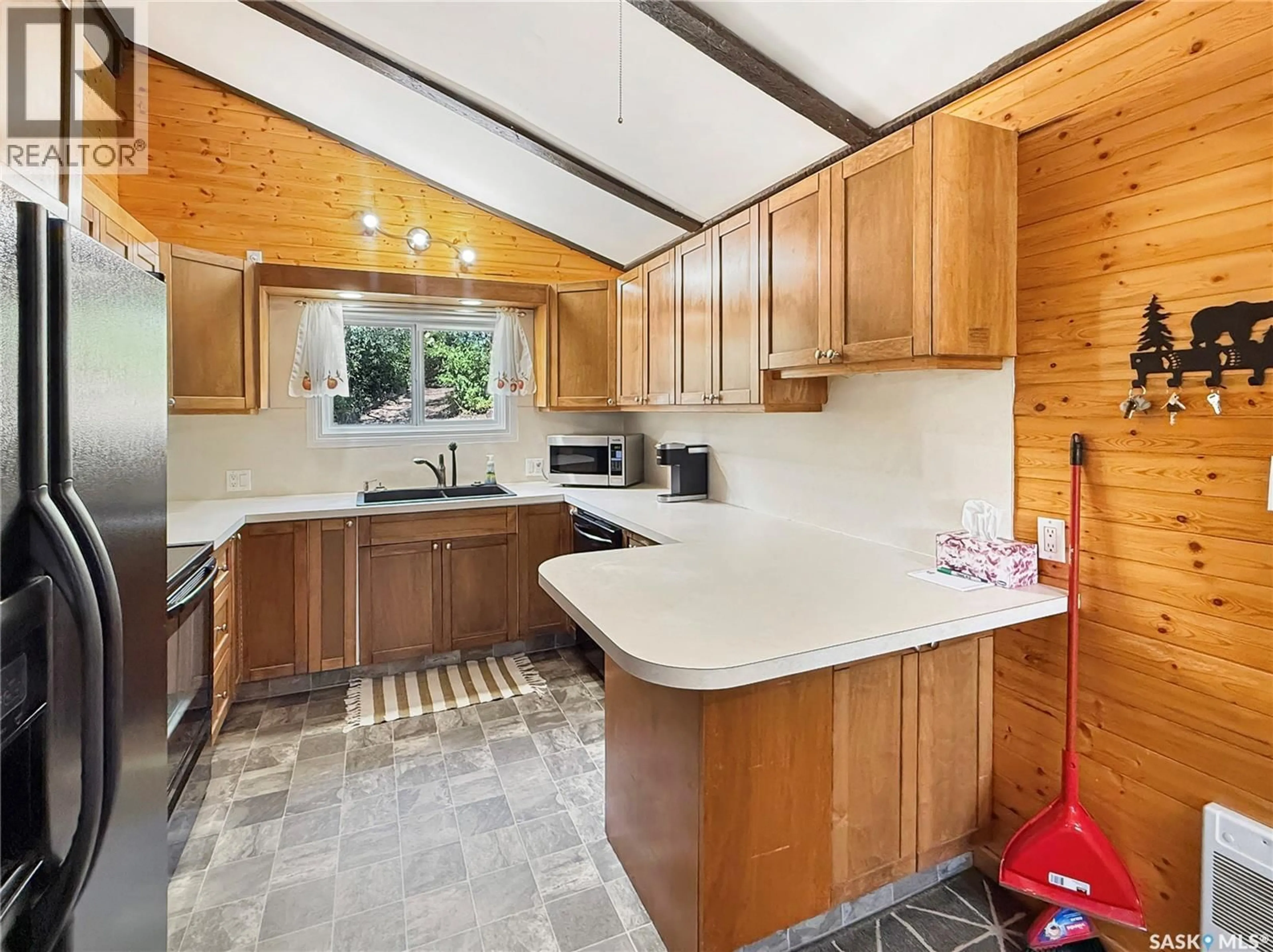 Standard kitchen, unknown for 34 GADDESBY CRESCENT, Jackfish Lake Saskatchewan S0M0L0