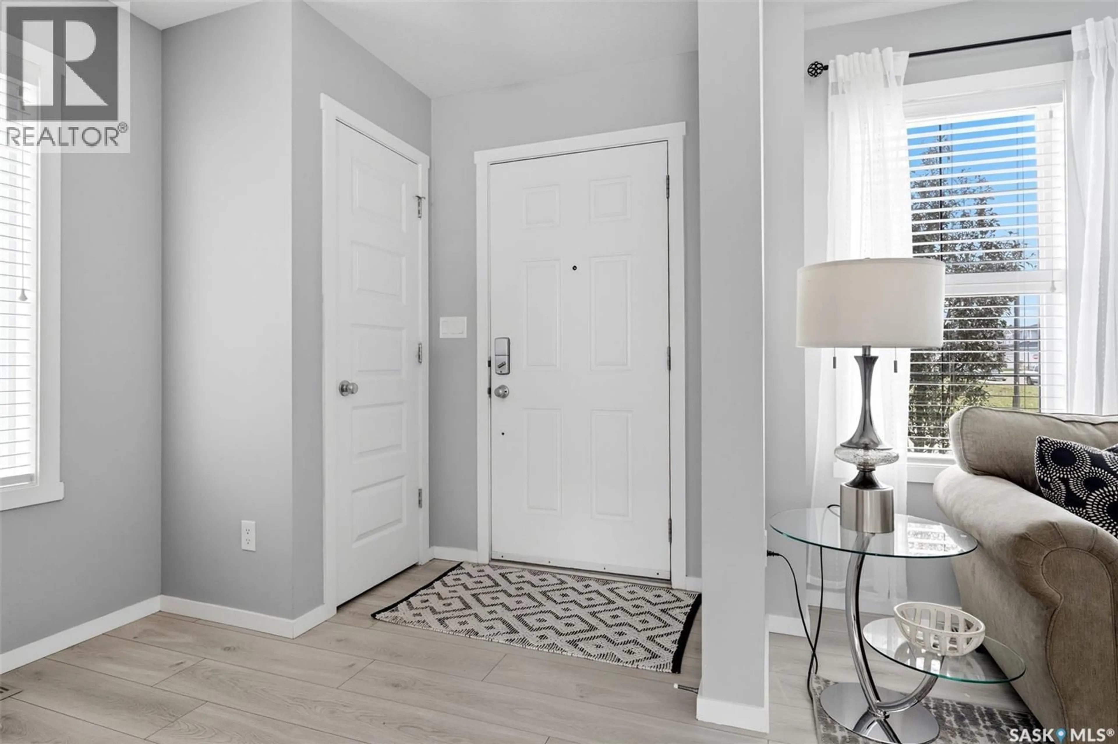 Indoor entryway for 5477 CADE STREET, Regina Saskatchewan S4V3N9