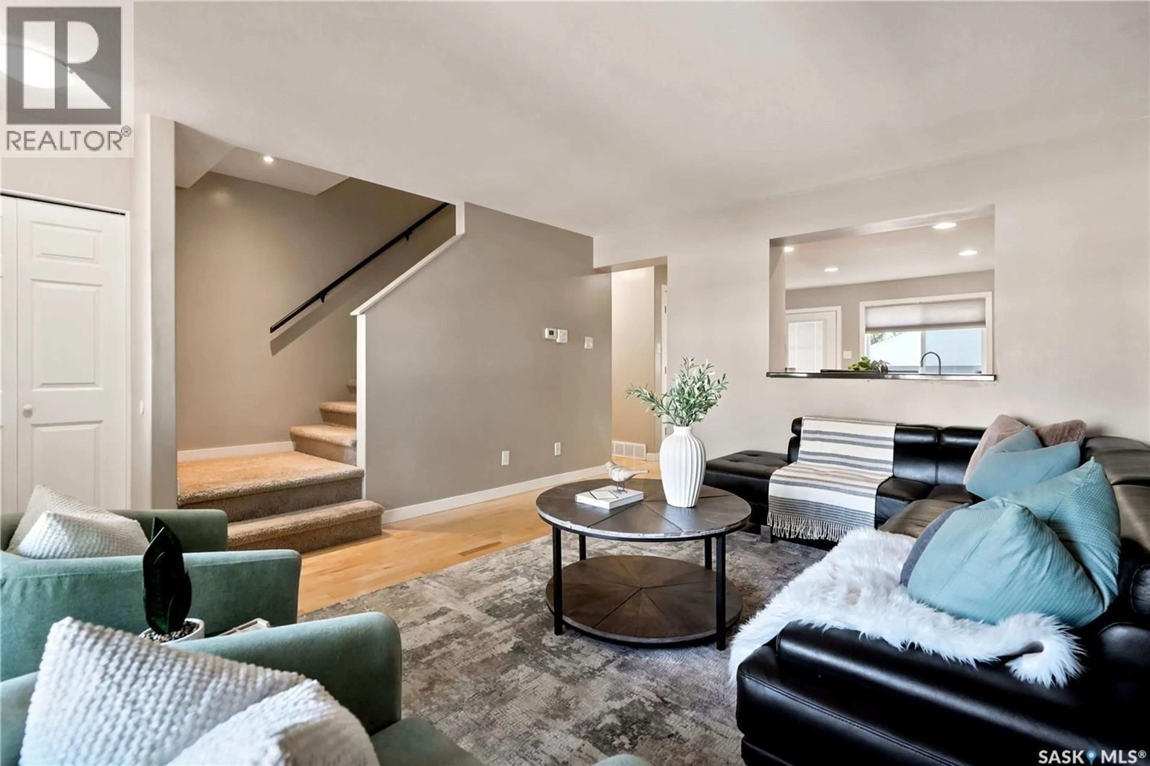 Living room with furniture, unknown for 465 MONTREAL STREET, Regina Saskatchewan S4R1L4