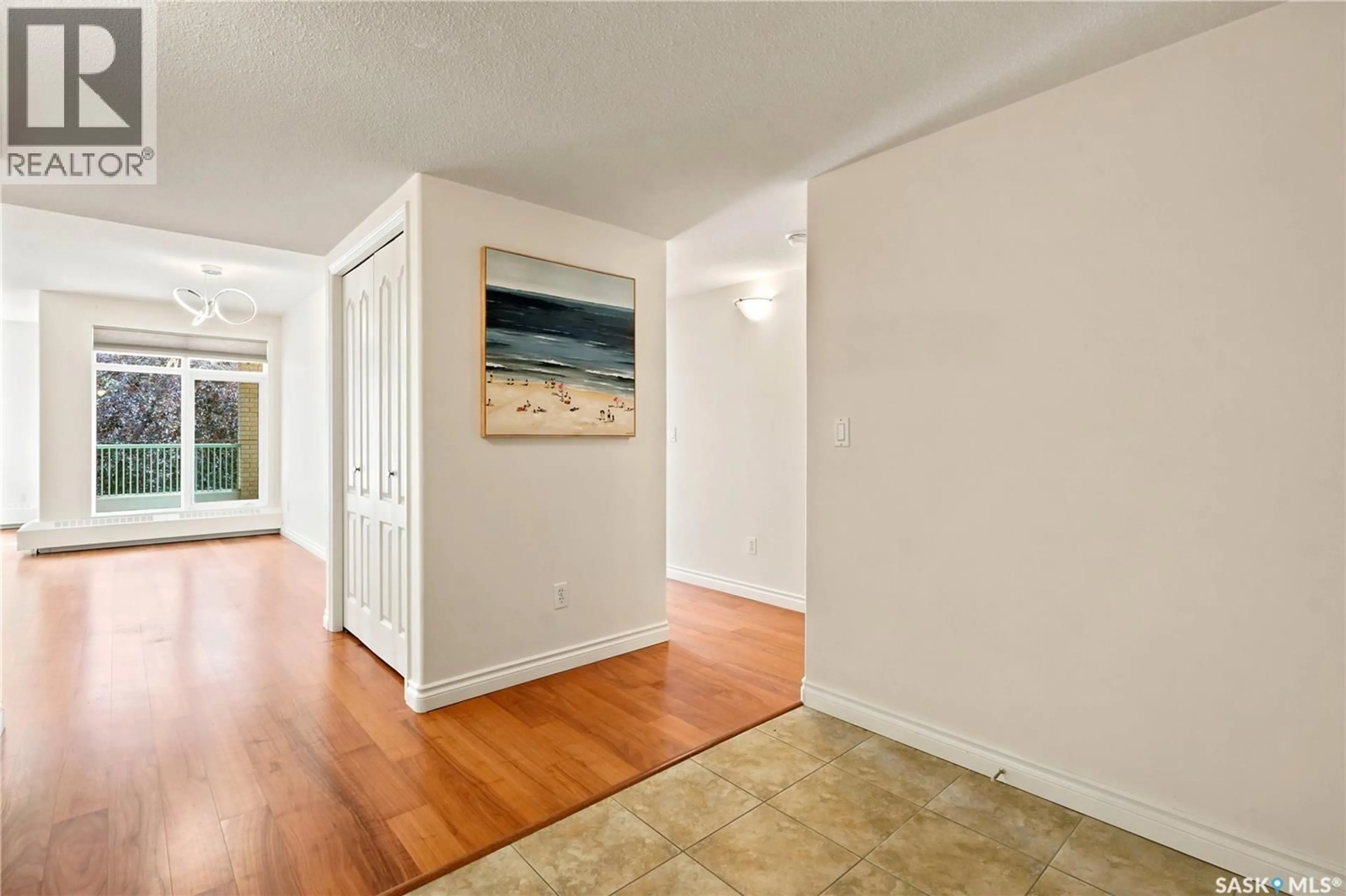 Indoor foyer for 310 2333 SCARTH STREET, Regina Saskatchewan S4P2J8