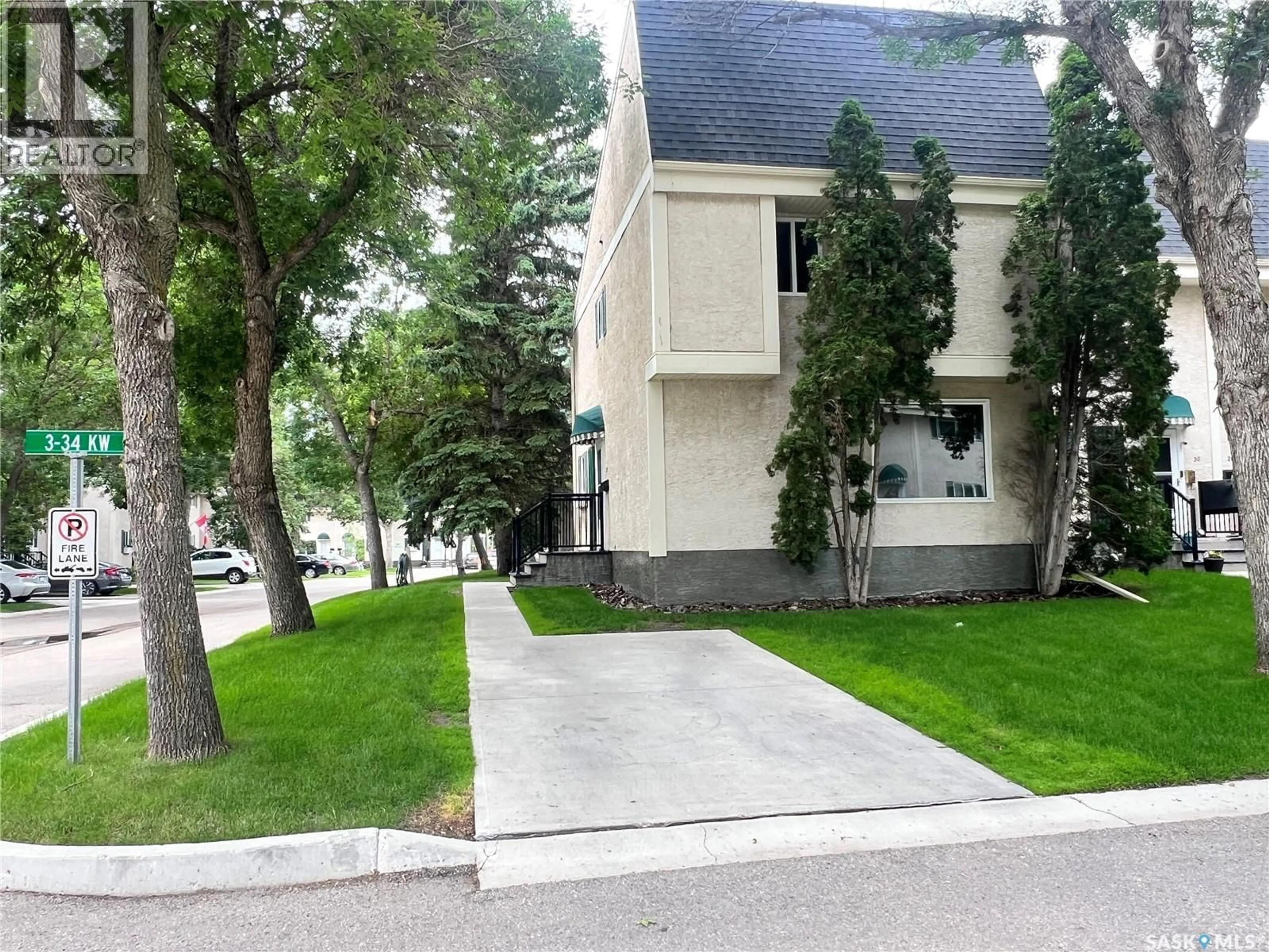 Patio, street for 34 KILLARNEY WAY, Regina Saskatchewan S4S6X8