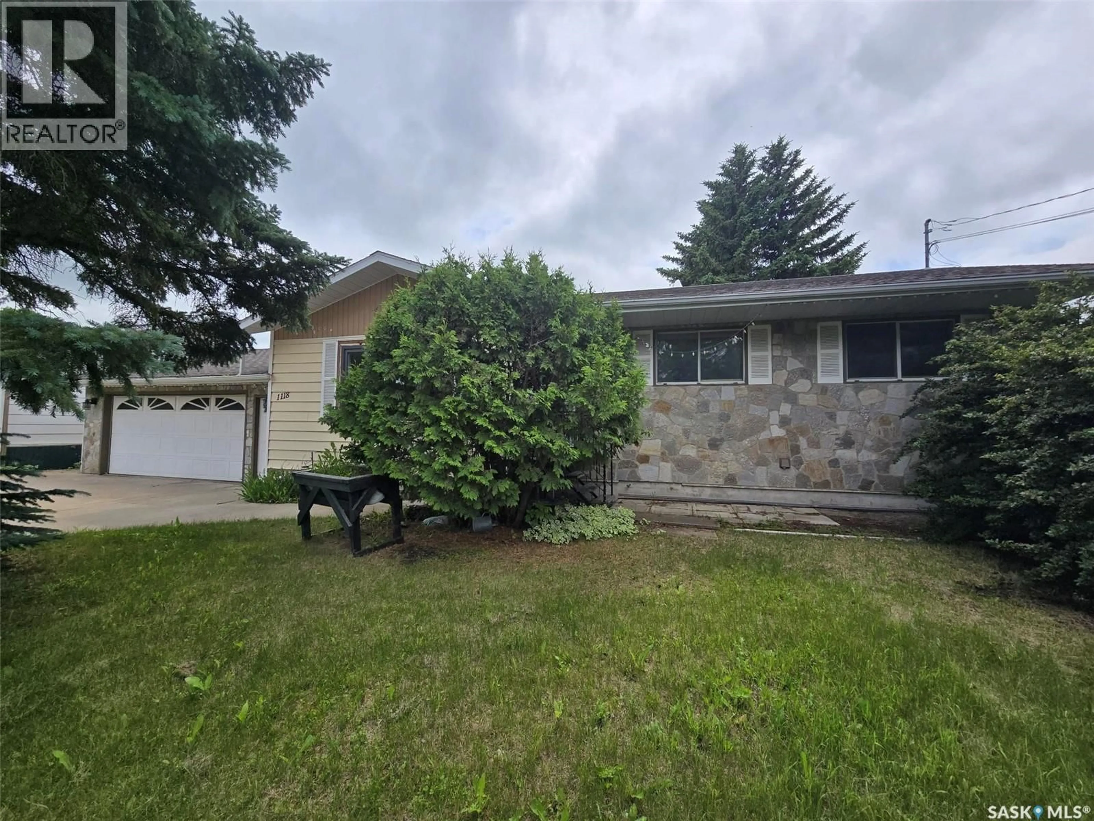A pic from outside/outdoor area/front of a property/back of a property/a pic from drone, street for 1118 BELL STREET, Indian Head Saskatchewan S0G2K0