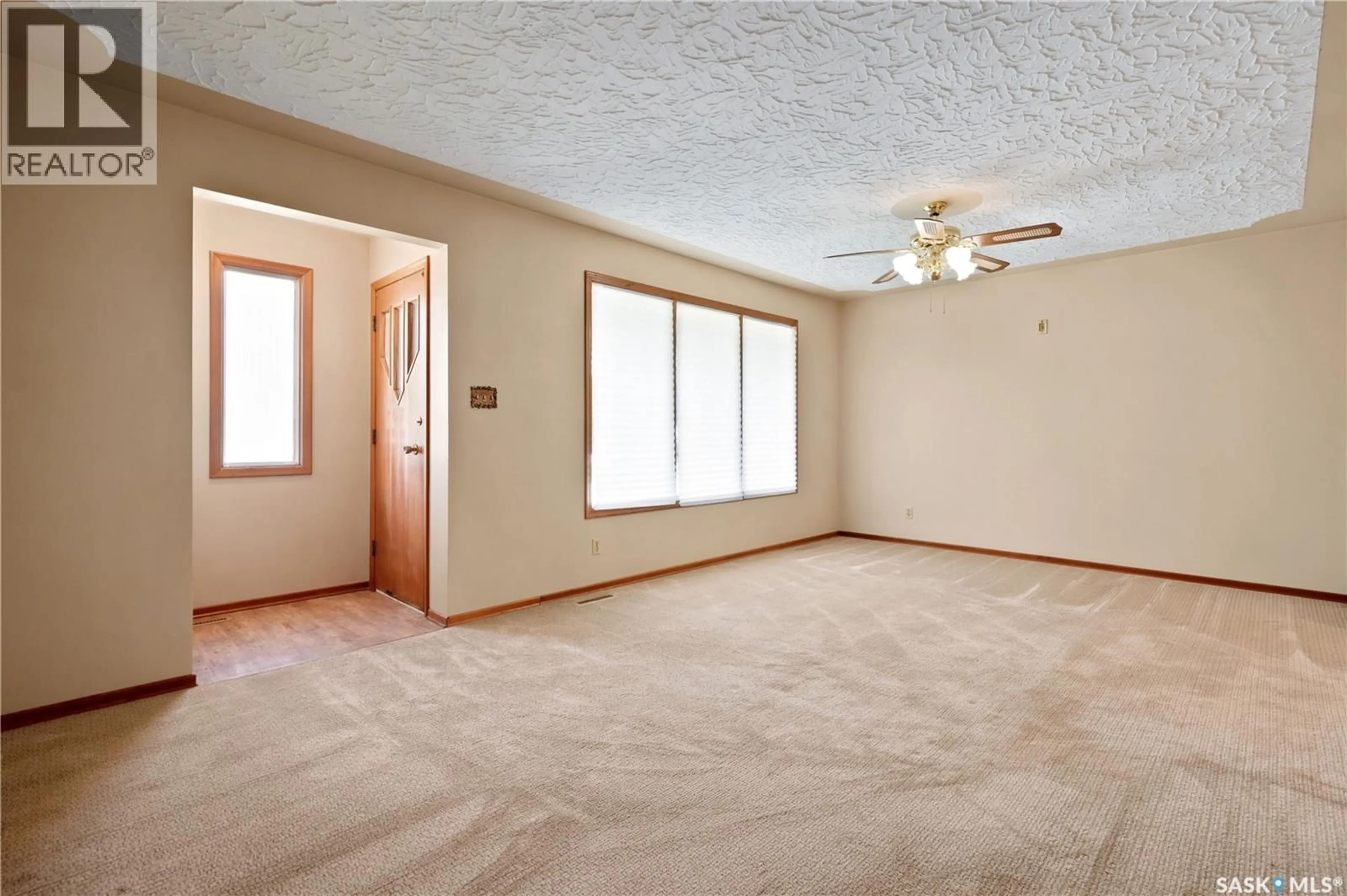A pic of a room for 2124 ELLIOTT STREET, Regina Saskatchewan S4N3H2