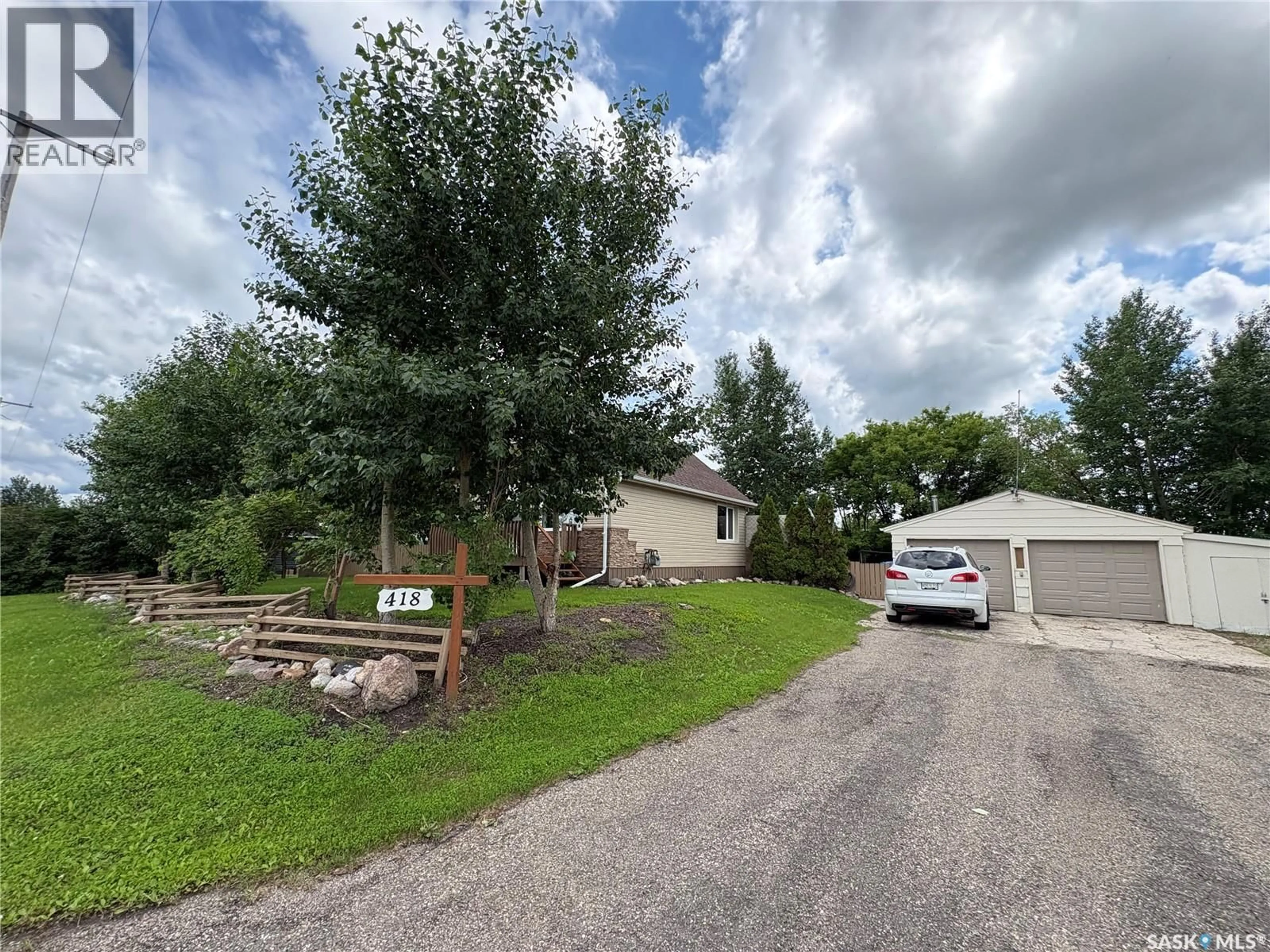 A pic from outside/outdoor area/front of a property/back of a property/a pic from drone, unknown for 418 16 HIGHWAY, Foam Lake Saskatchewan S0A1A0