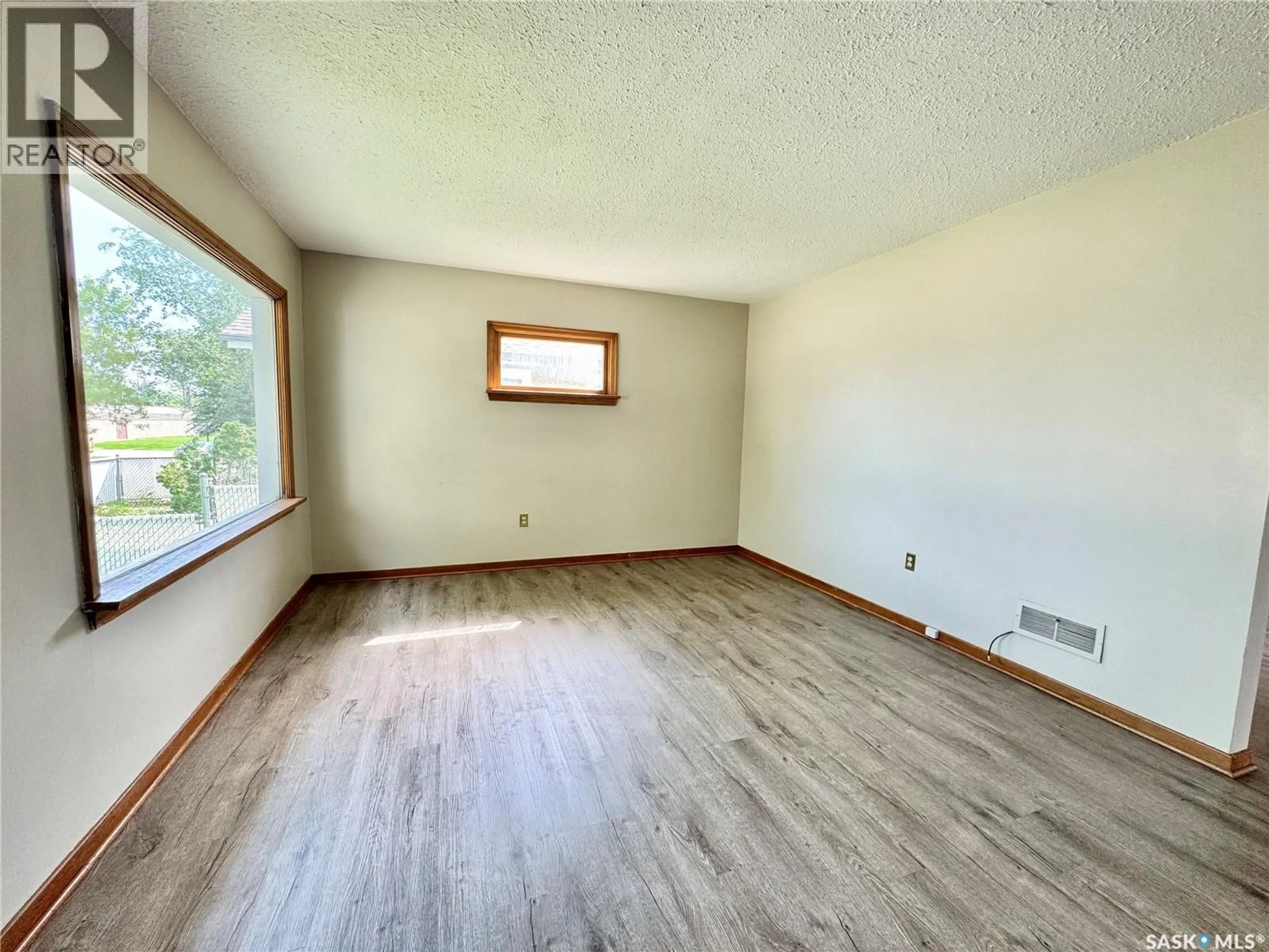 A pic of a room for 537 9TH STREET, Prince Albert Saskatchewan S6V0Y4