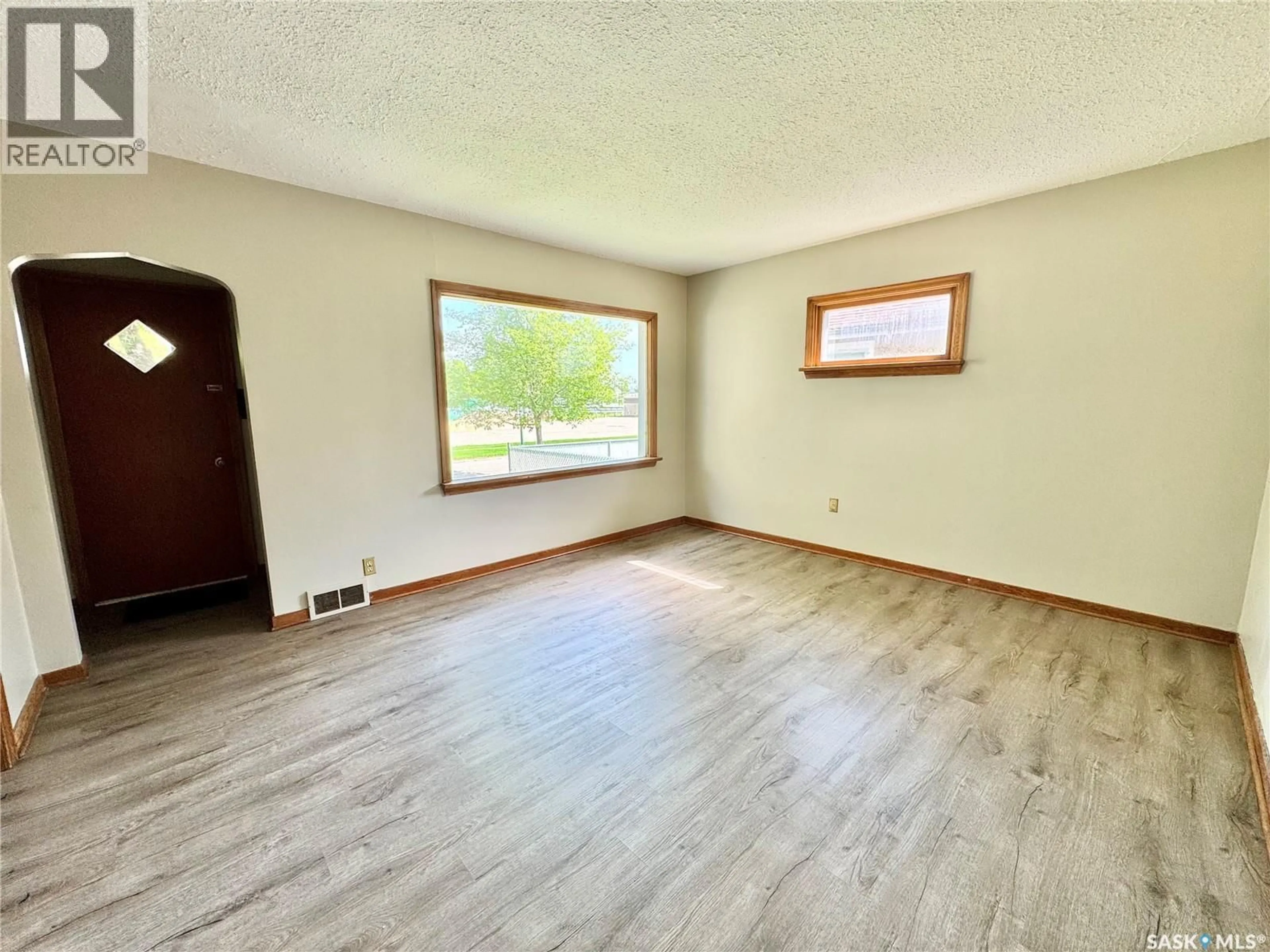 A pic of a room for 537 9TH STREET, Prince Albert Saskatchewan S6V0Y4