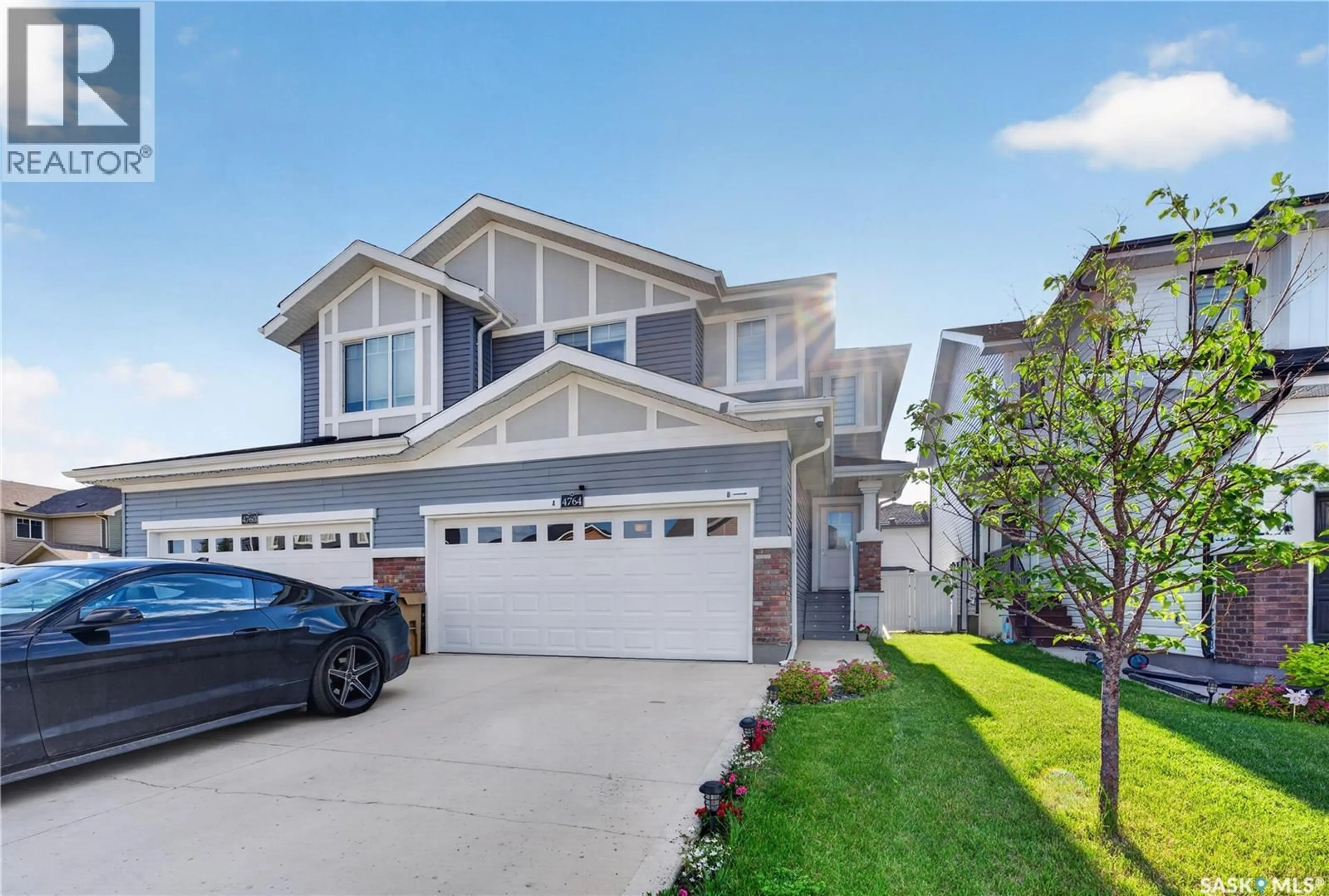 Home with vinyl exterior material, street for 4764 MUTRIE CRESCENT, Regina Saskatchewan S4V3Y4