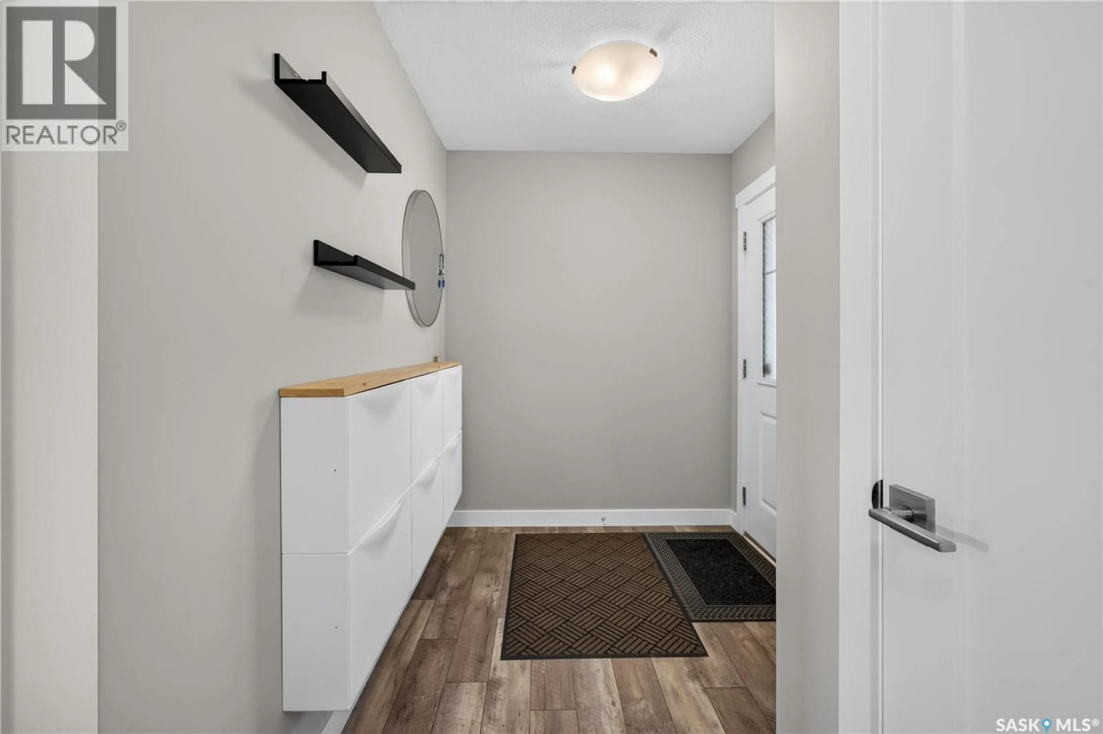 Indoor entryway for 4764 MUTRIE CRESCENT, Regina Saskatchewan S4V3Y4