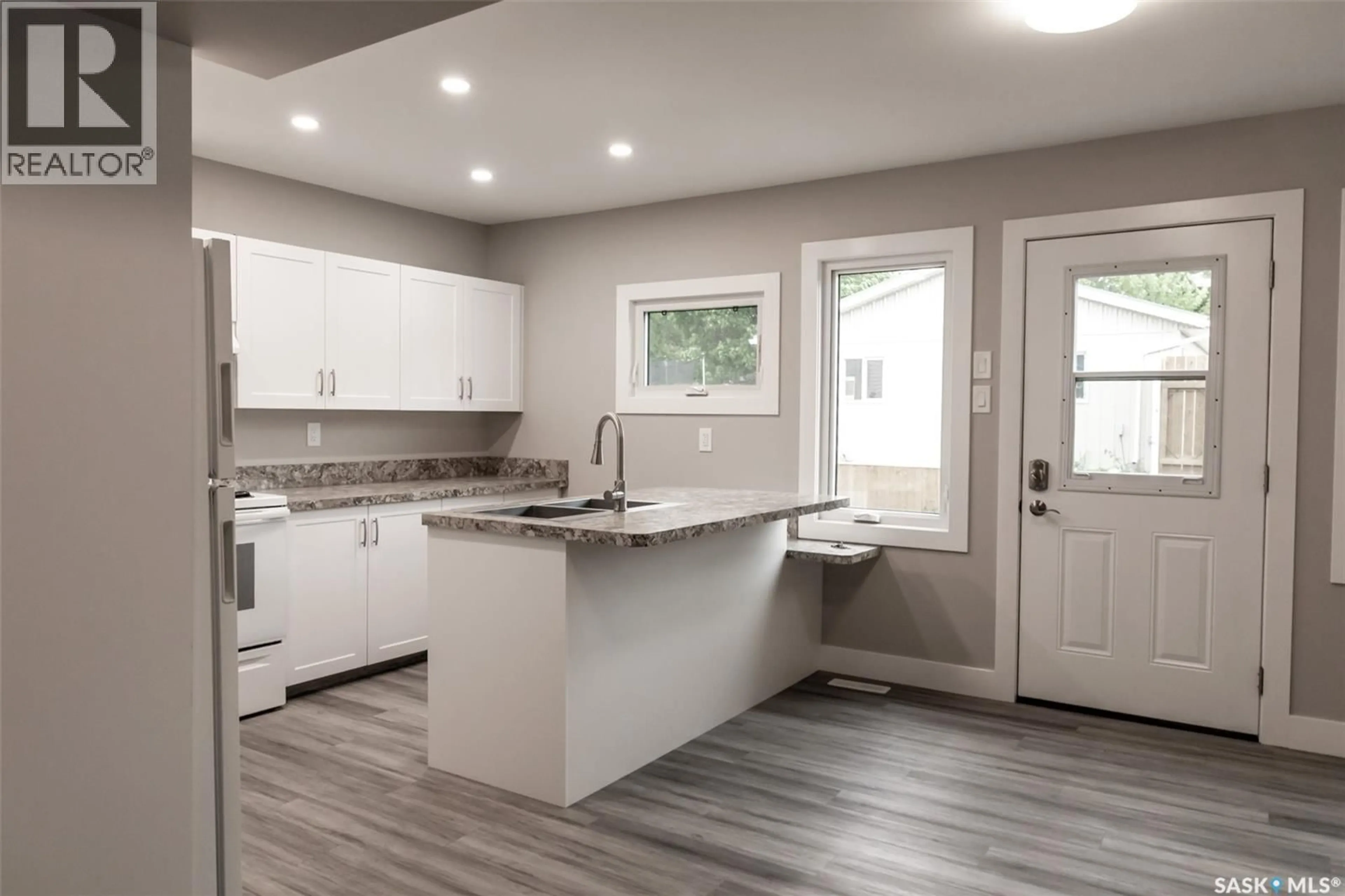 Open concept kitchen, unknown for 59 LILLOOET STREET, Moose Jaw Saskatchewan S6H4S3